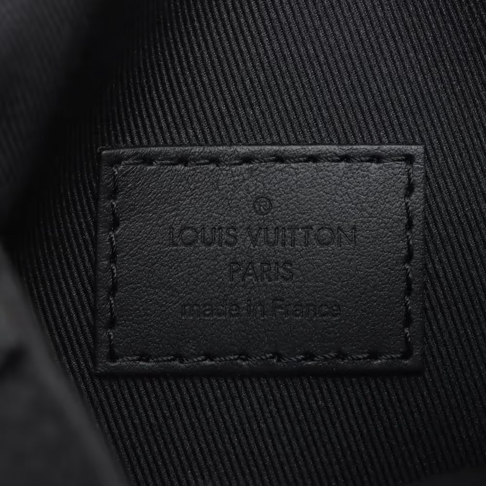 Louis Vuitton Taurillon Monogram S-Lock Vertical Wearable Wallet Black