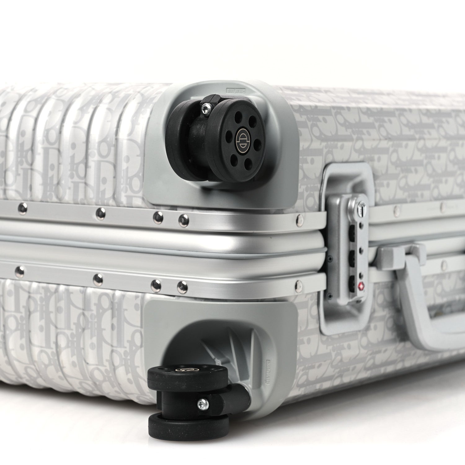 X RIMOWA Aluminum Gradient Cabin Luggage Silver