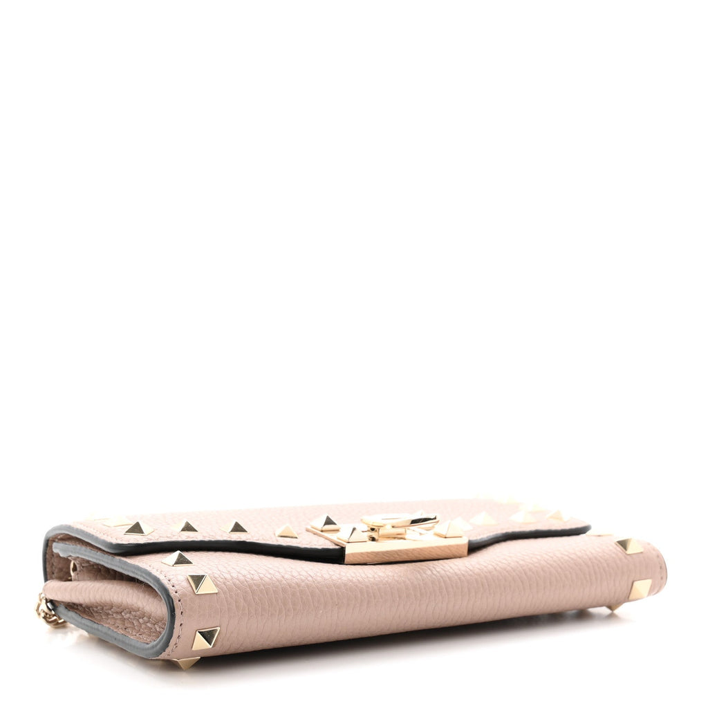 Pebbled Calfskin Rockstud Flip Lock Wallet On Chain Poudre