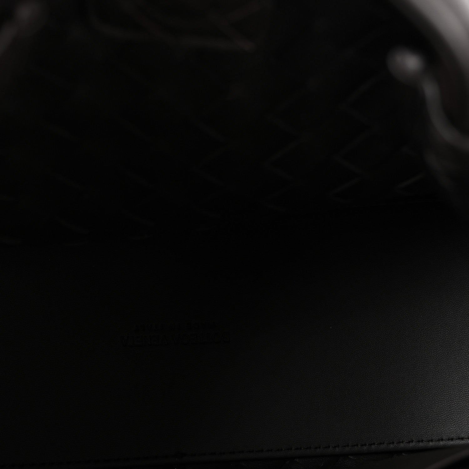 Nappa Intrecciato Medium Andiamo Shoulder Bag Fondant