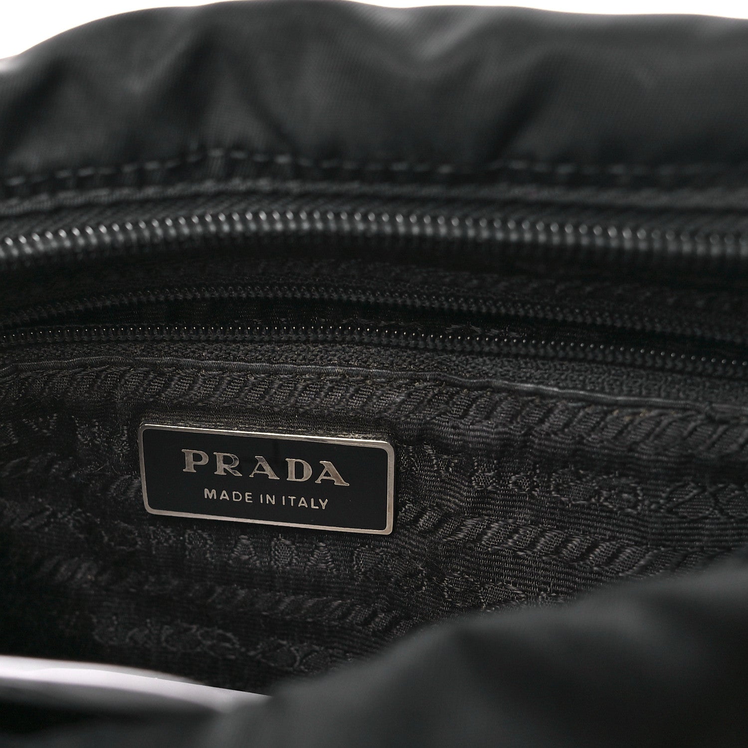 Nylon Vela Messenger Black