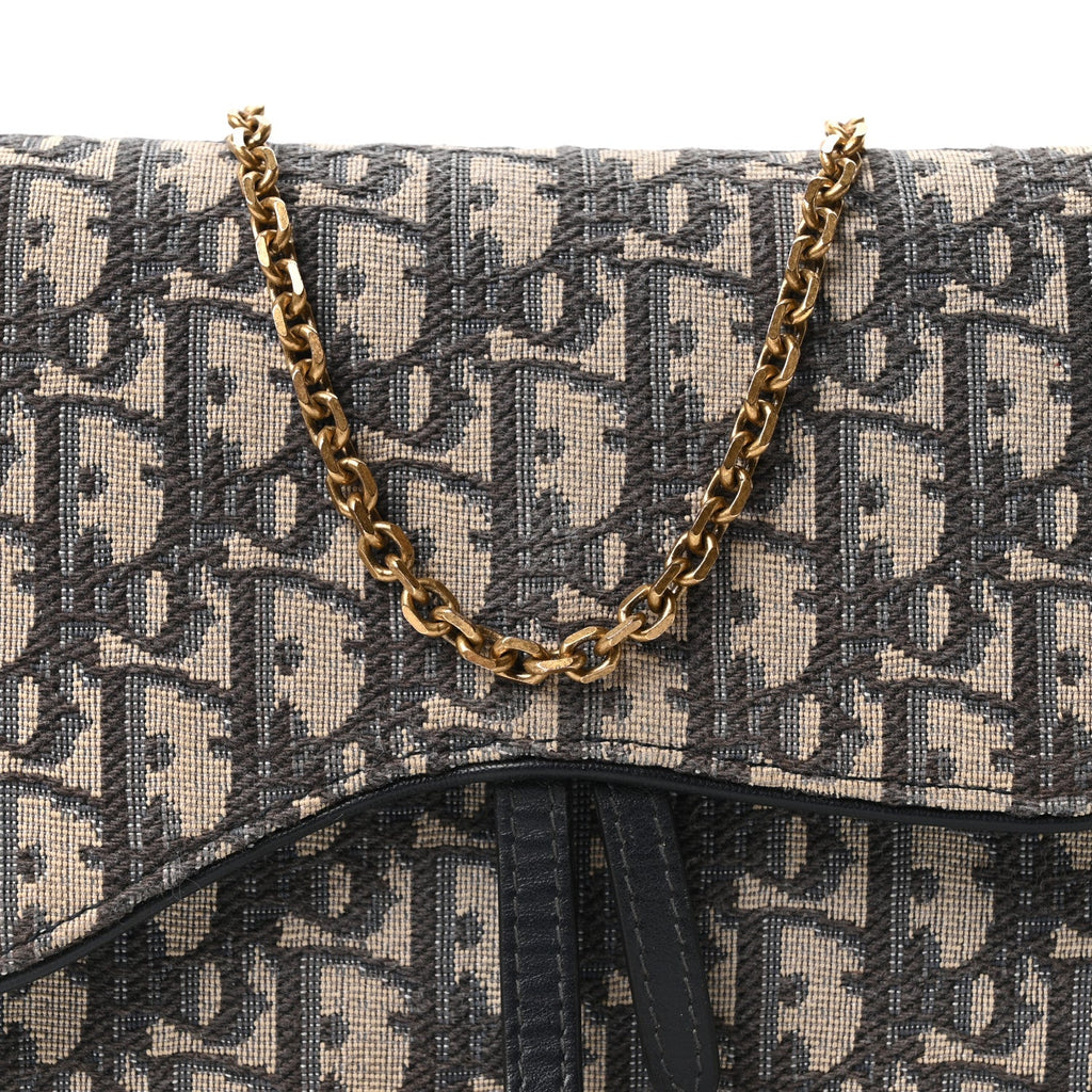 Oblique Saddle Chain Pouch Blue