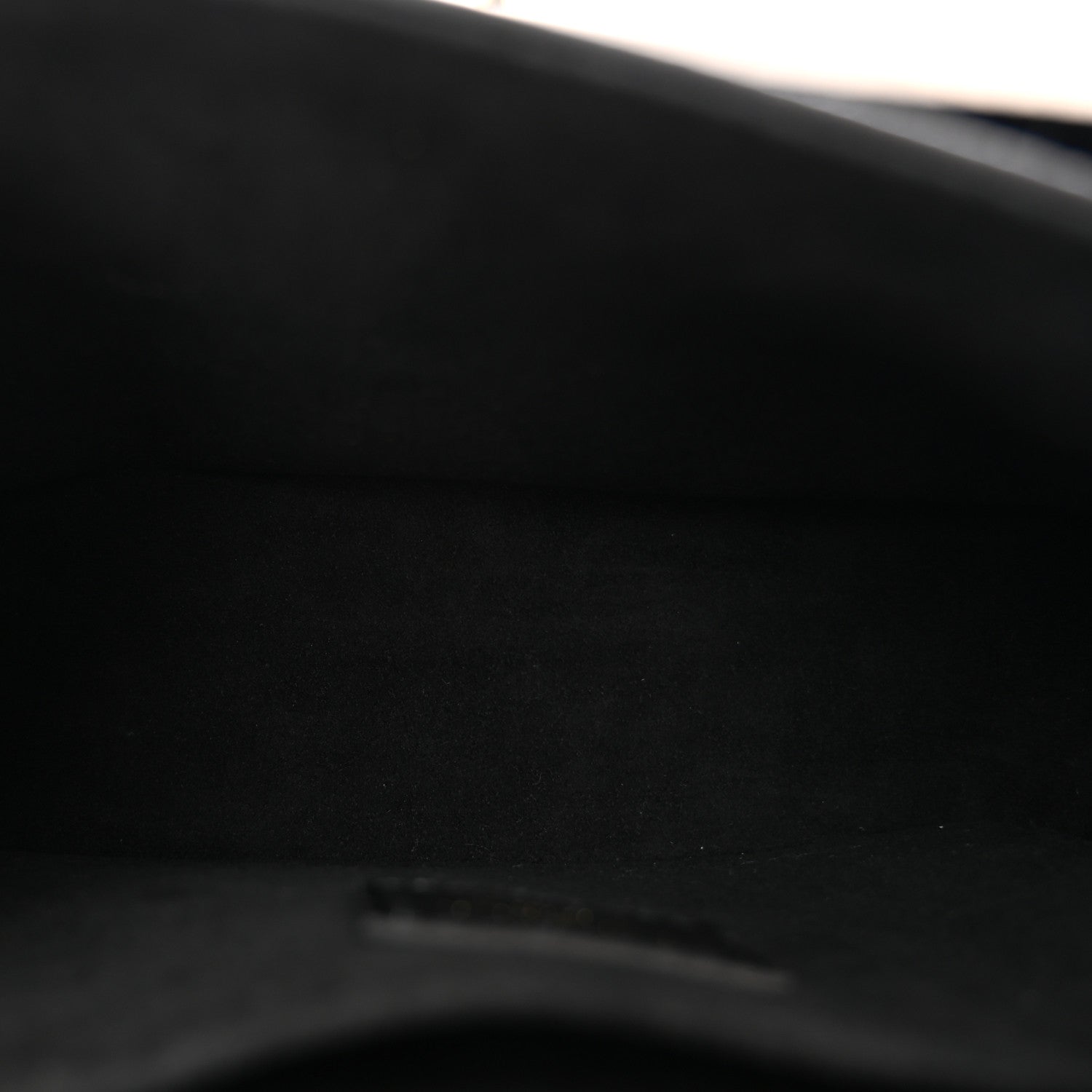 Grained Calfskin Lockme Tender Black