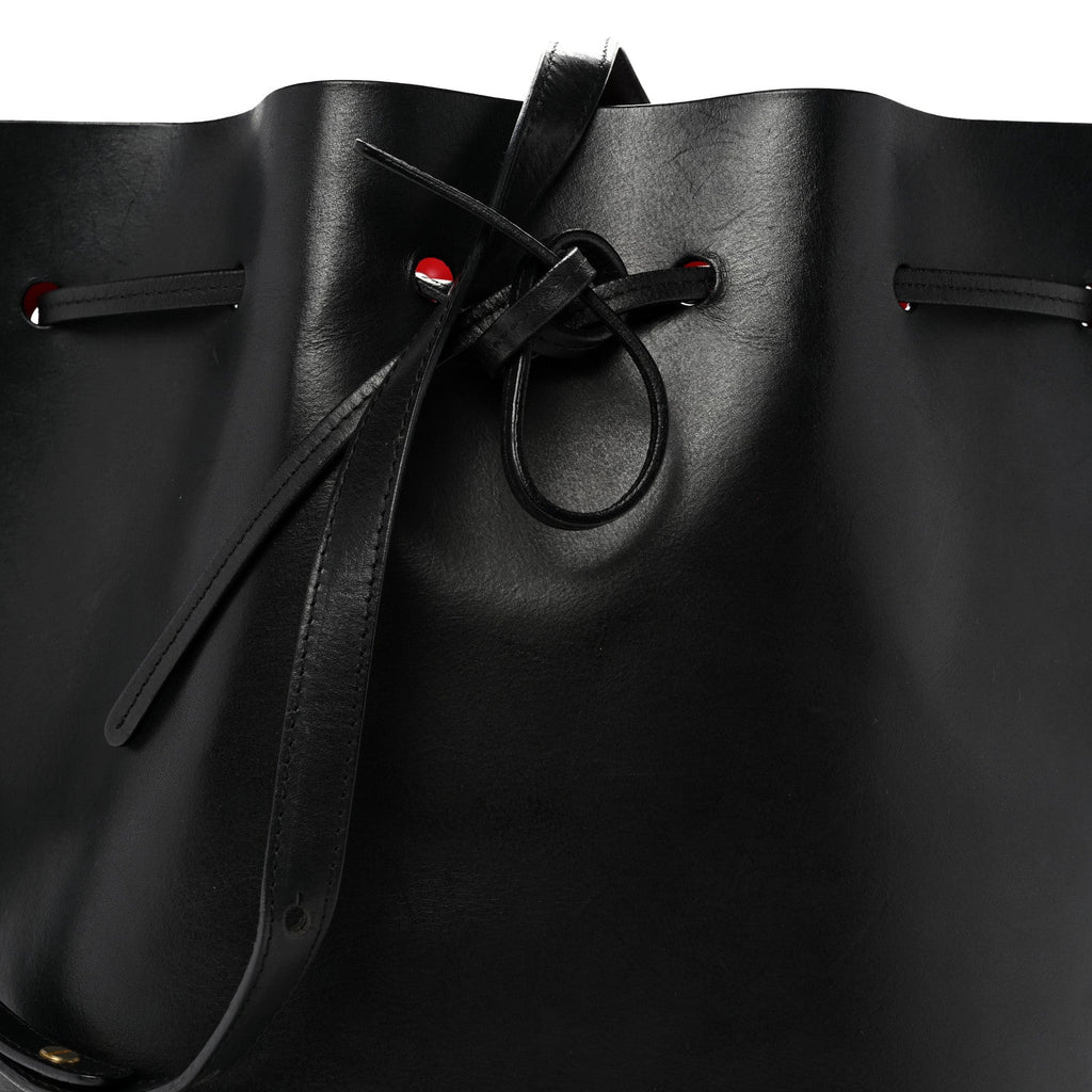 Vegetable Tanned Calfskin Bucket Bag Black Flamma