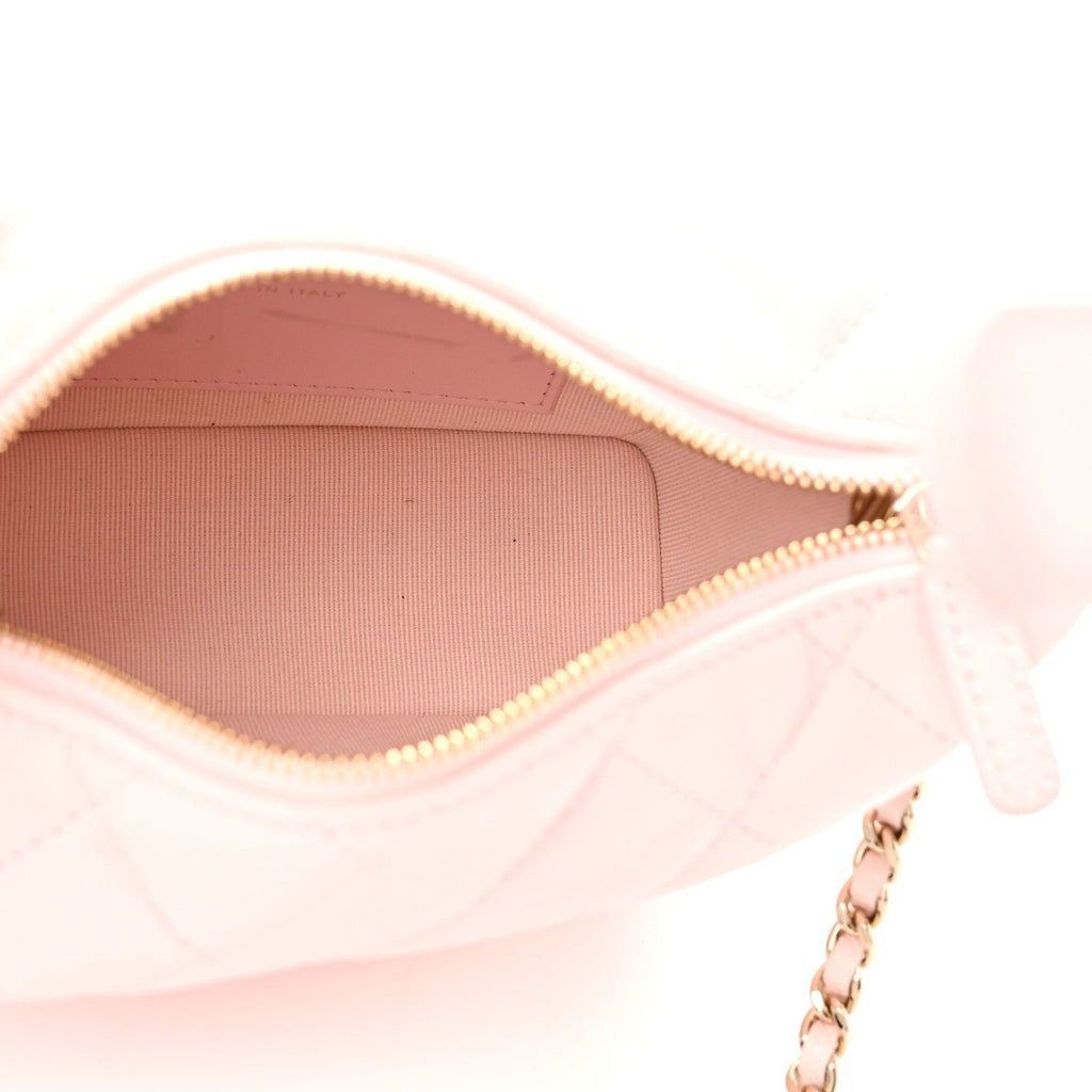 Caviar Quilted Hobo Clutch With Chain Light Pink