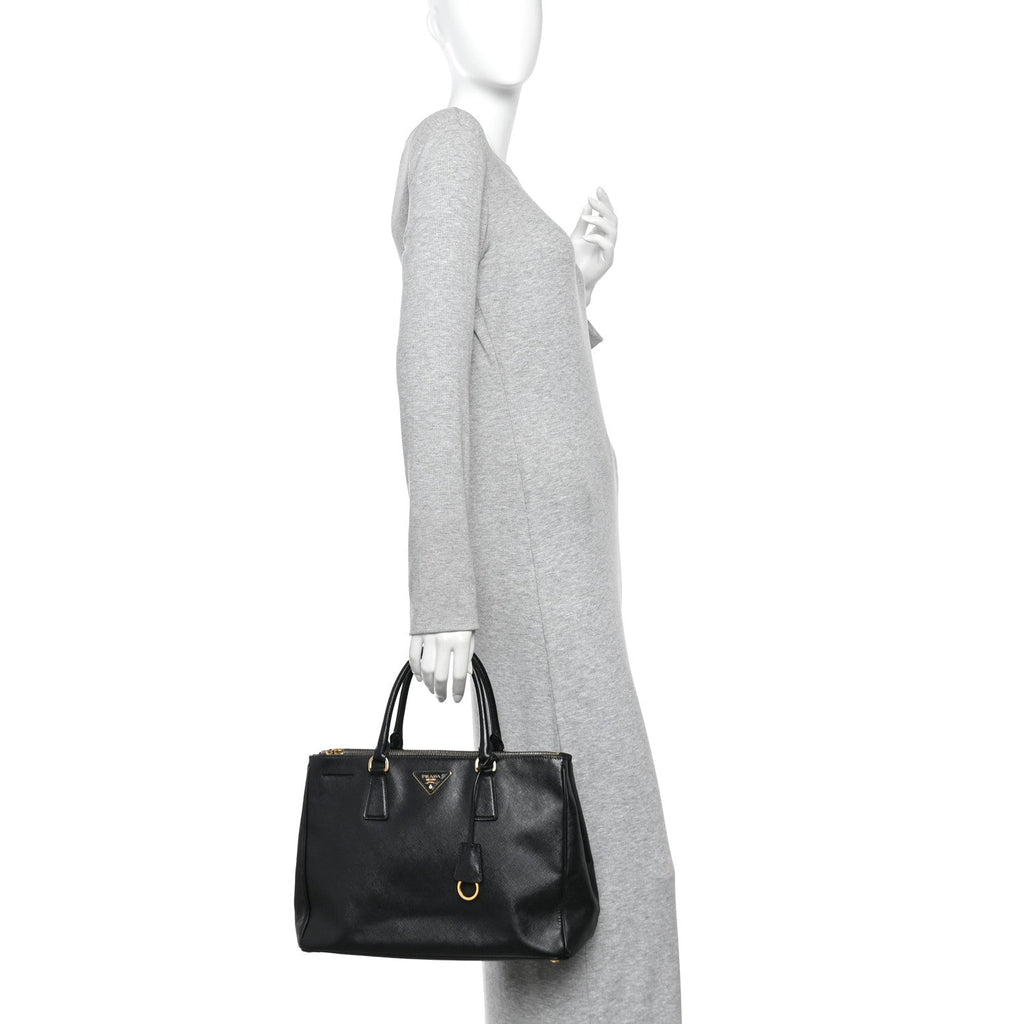 Saffiano Large Galleria Double Zip Tote Black