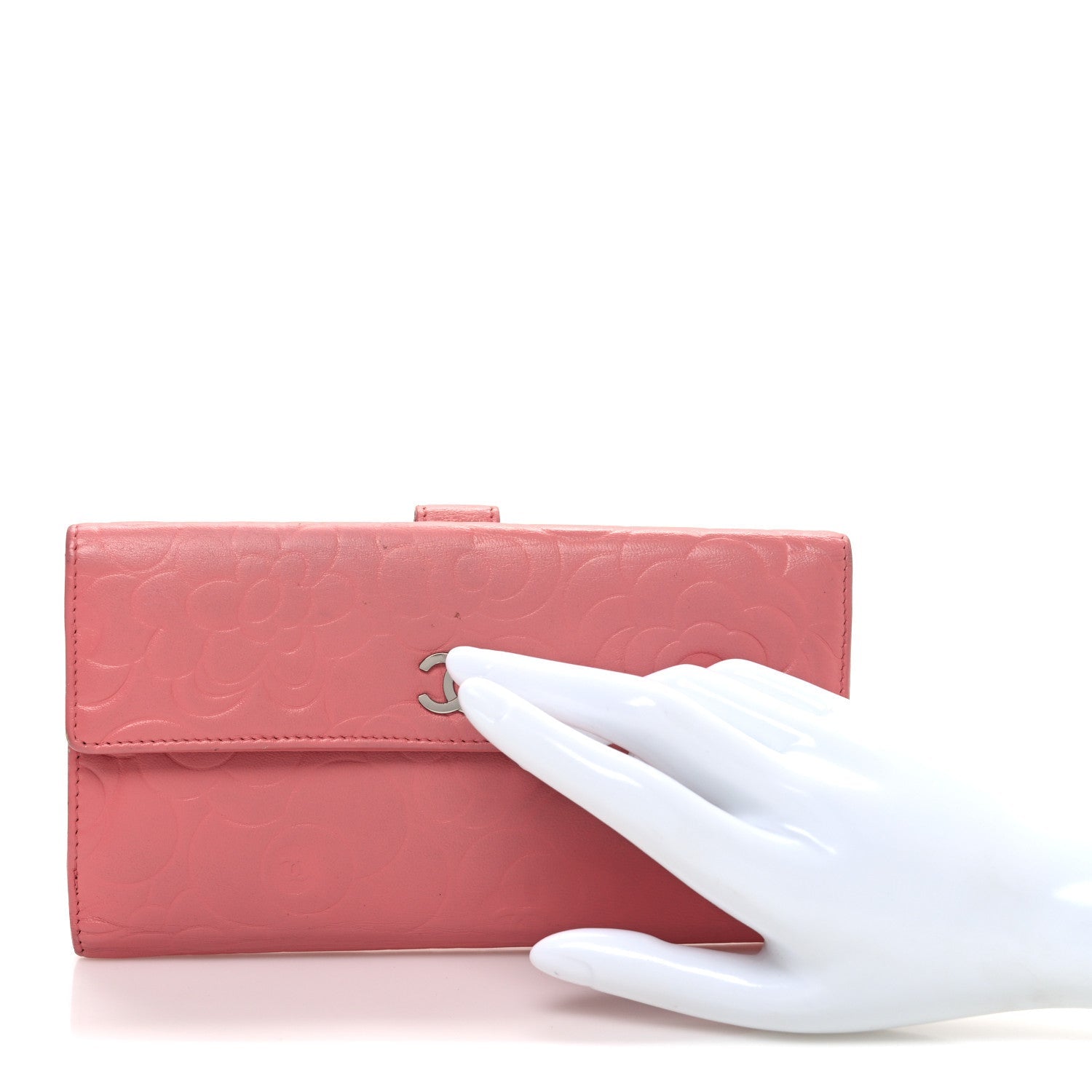 Lambskin Camellia Embossed Large Brilliant Flap Wallet Pink