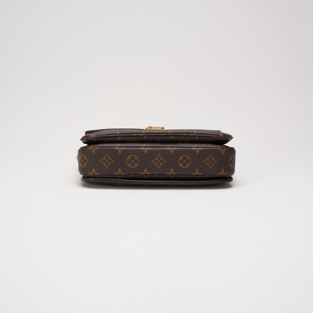Louis Vuitton Pochette Métis Monogram Canvas 2022