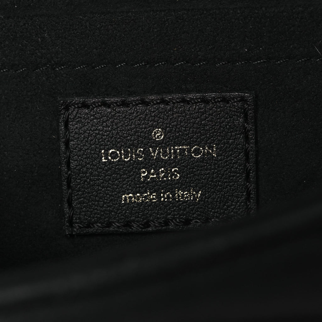 Calfskin New Wave Chain PM Black
