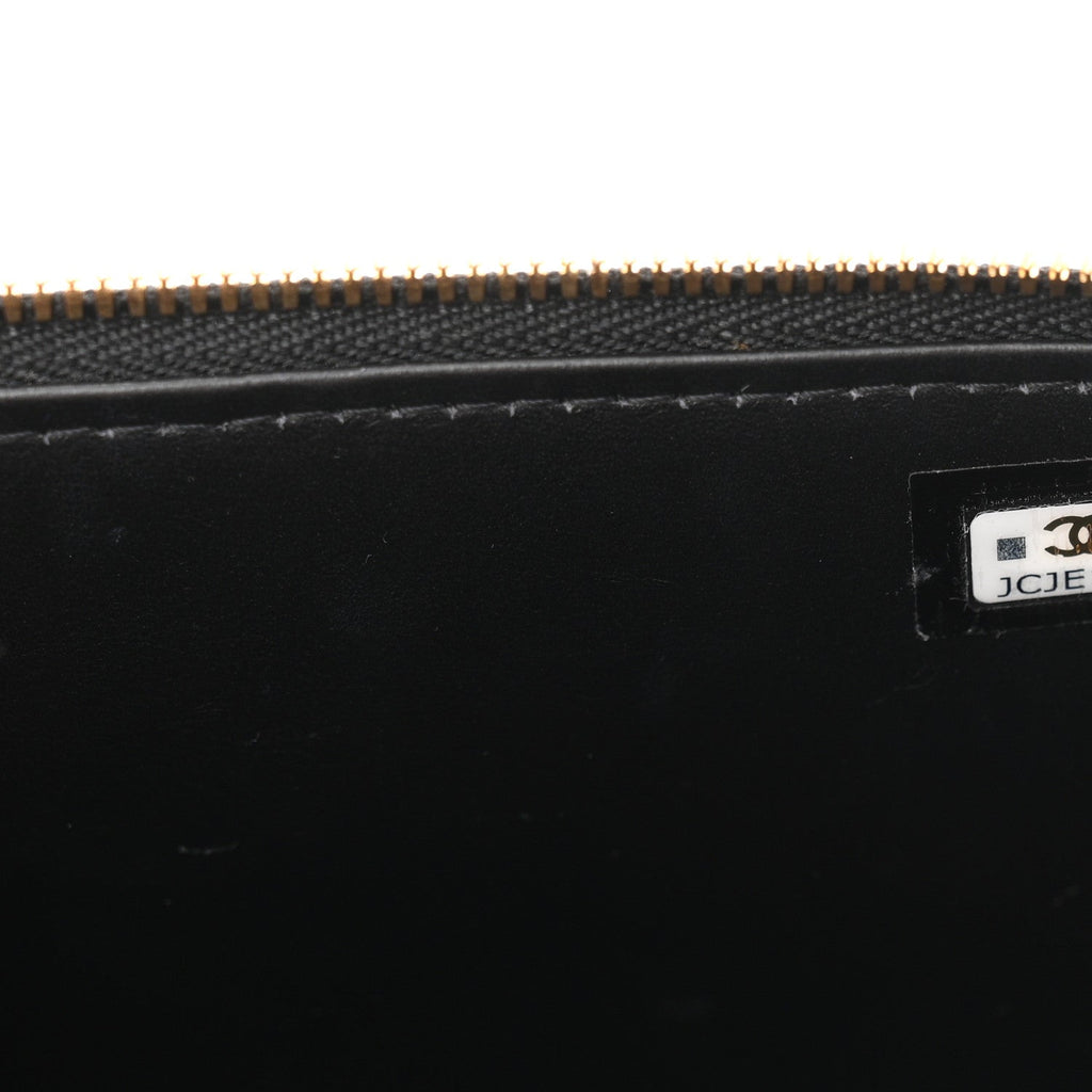 Patent Enamel Quilted Small Coco Hearts Vanity Case With Chain Black