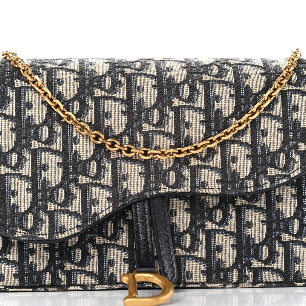 Oblique Saddle Chain Pouch Blue