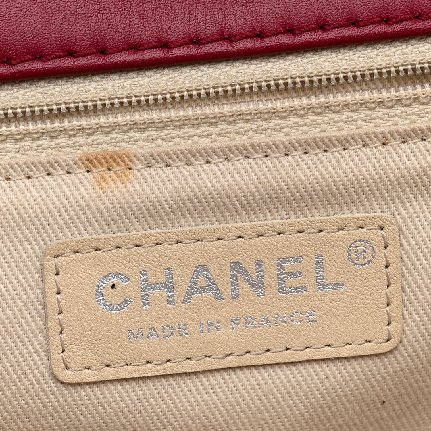 Calfskin Quilted Double Stitch Hamptons Clutch with Chain Red