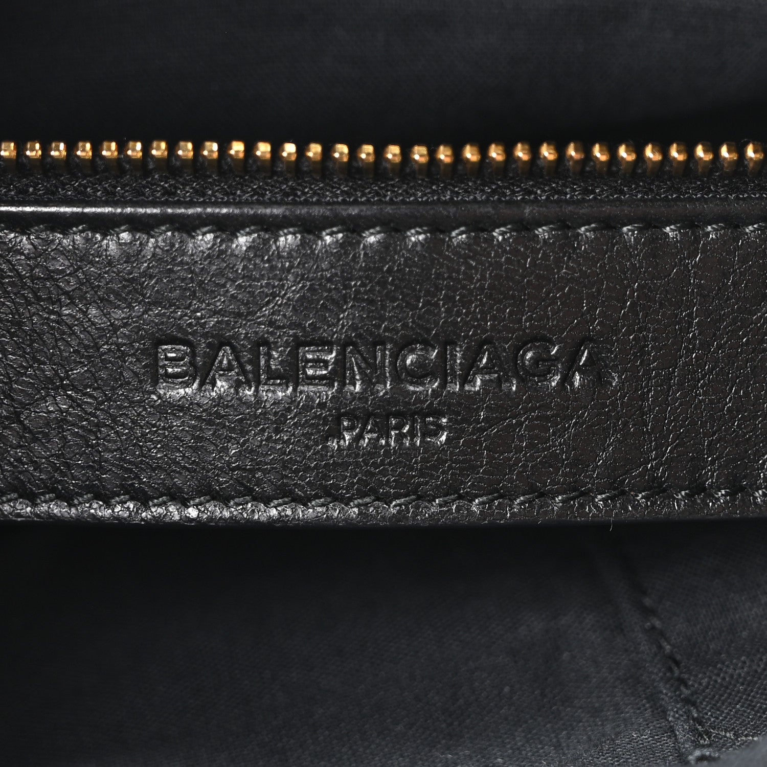Agneau Giant 12 Gold Hardware Hip Black