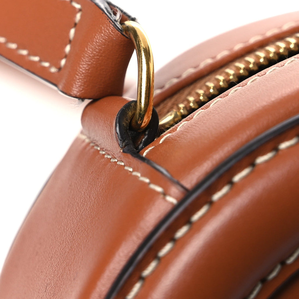 Smooth Calfskin Cuir Small Triomphe Oval Crossbody Purse Tan