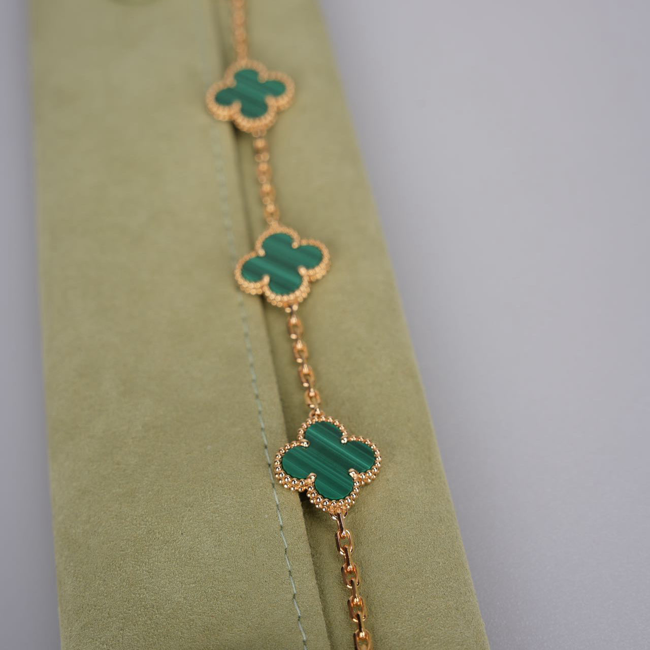 Van Cleef & Arpels Vintage Alhambra 5 Motif Bracelet Yellow Gold Malachite 2019