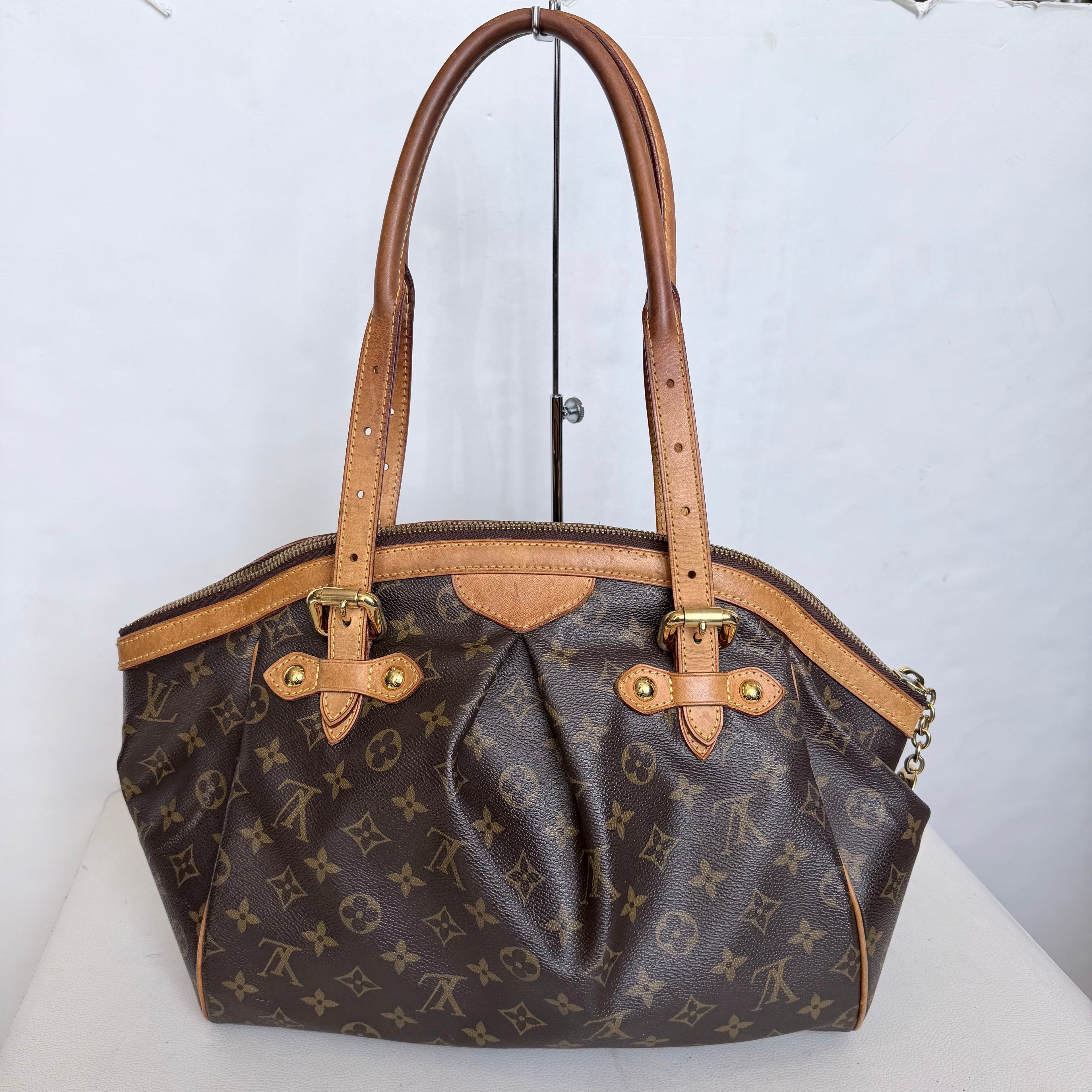 LOUIS VUITTON Tivoli GM Shoulder Bag