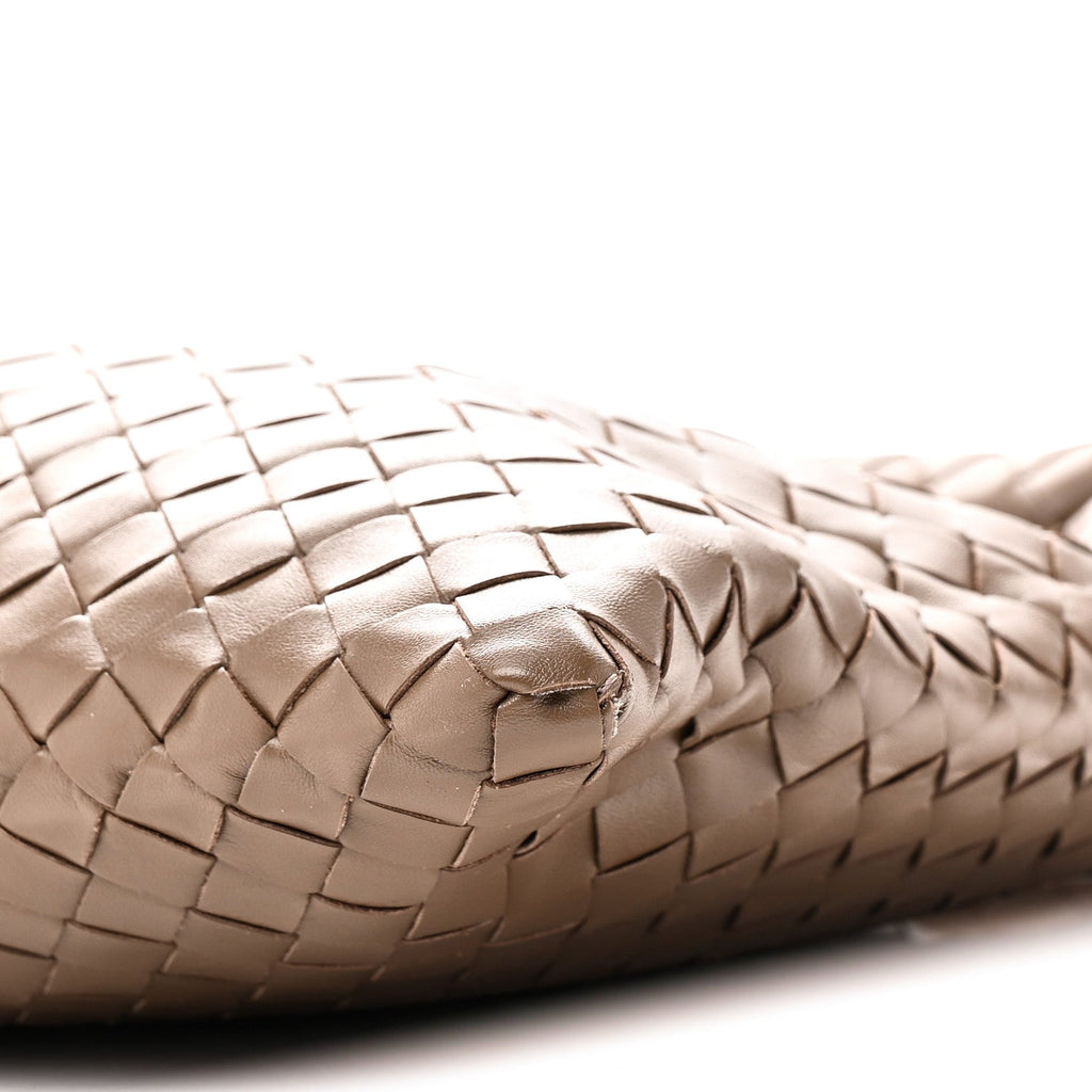 Calfskin Intrecciato Small Hop Pinecone