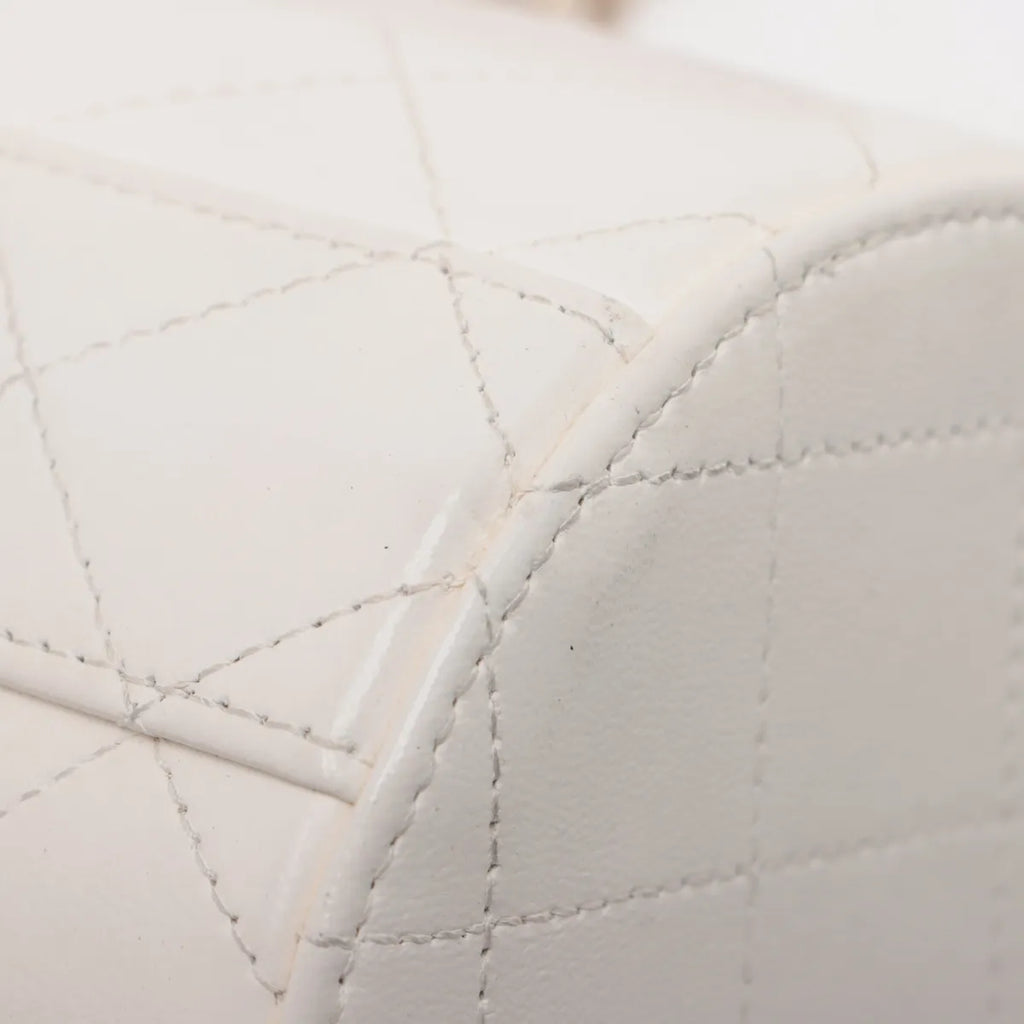 Chanel CC Logo Mini Matelasse Lambskin Chain Round Shoulder Bag White