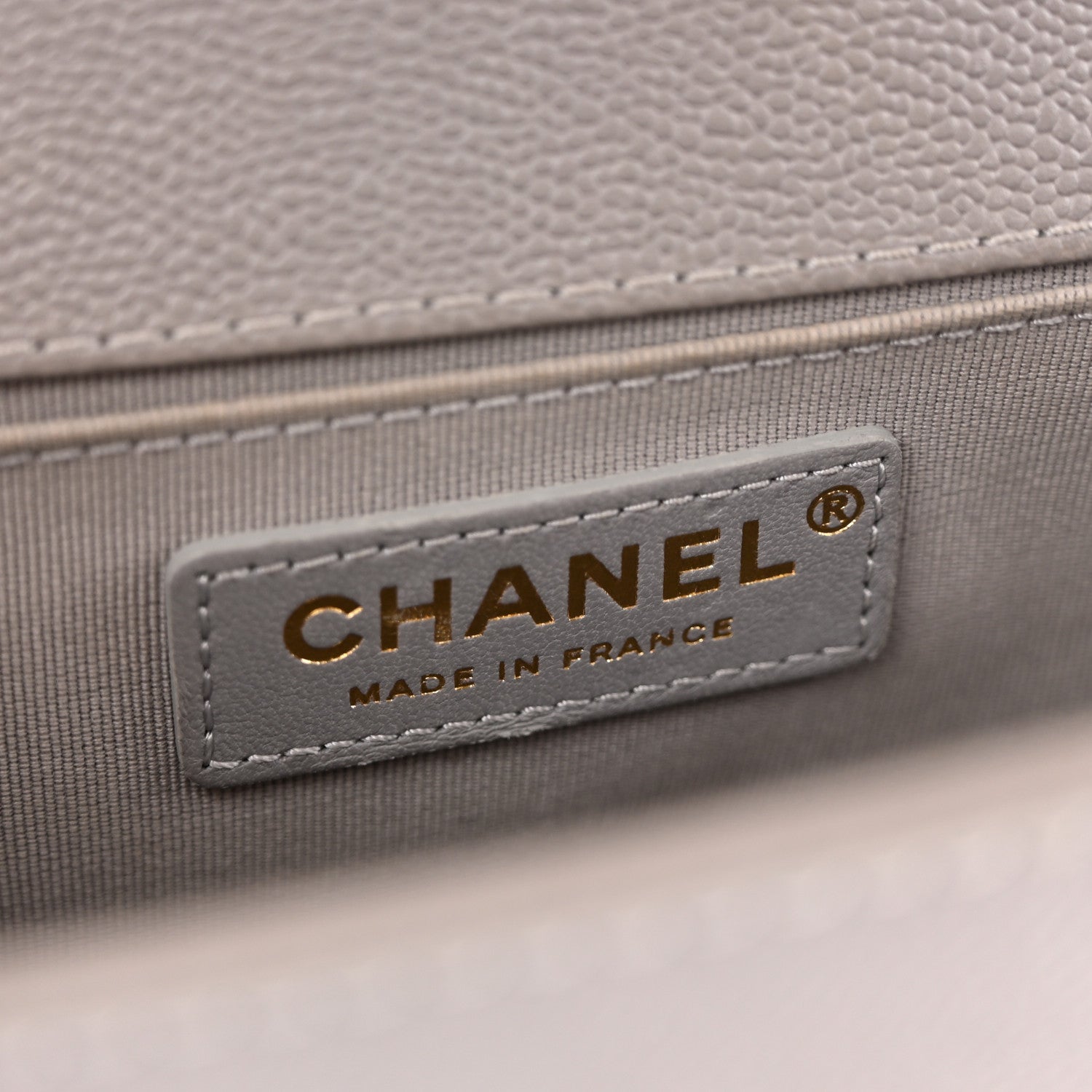 Caviar Quilted Chain Around Medium Boy Flap Grey
