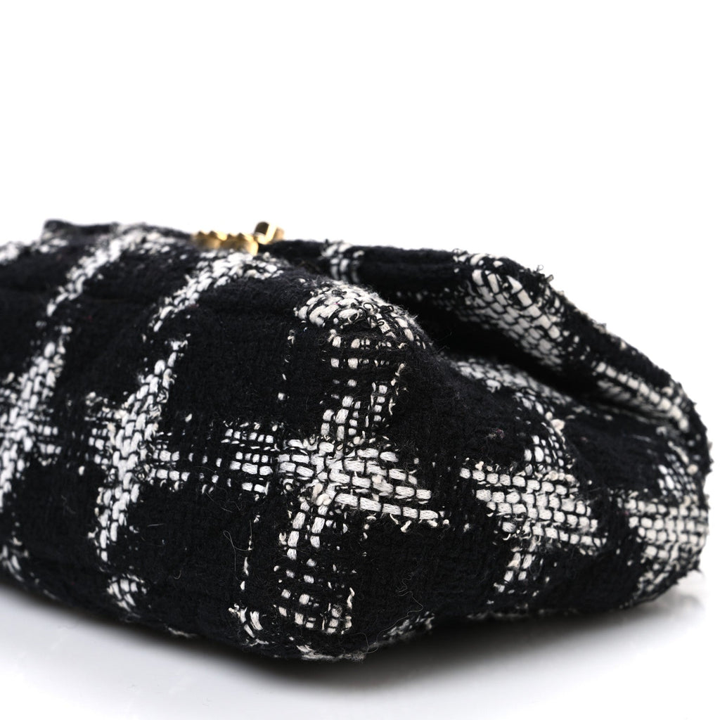 Tweed Quilted Medium Chanel 19 Flap Black White
