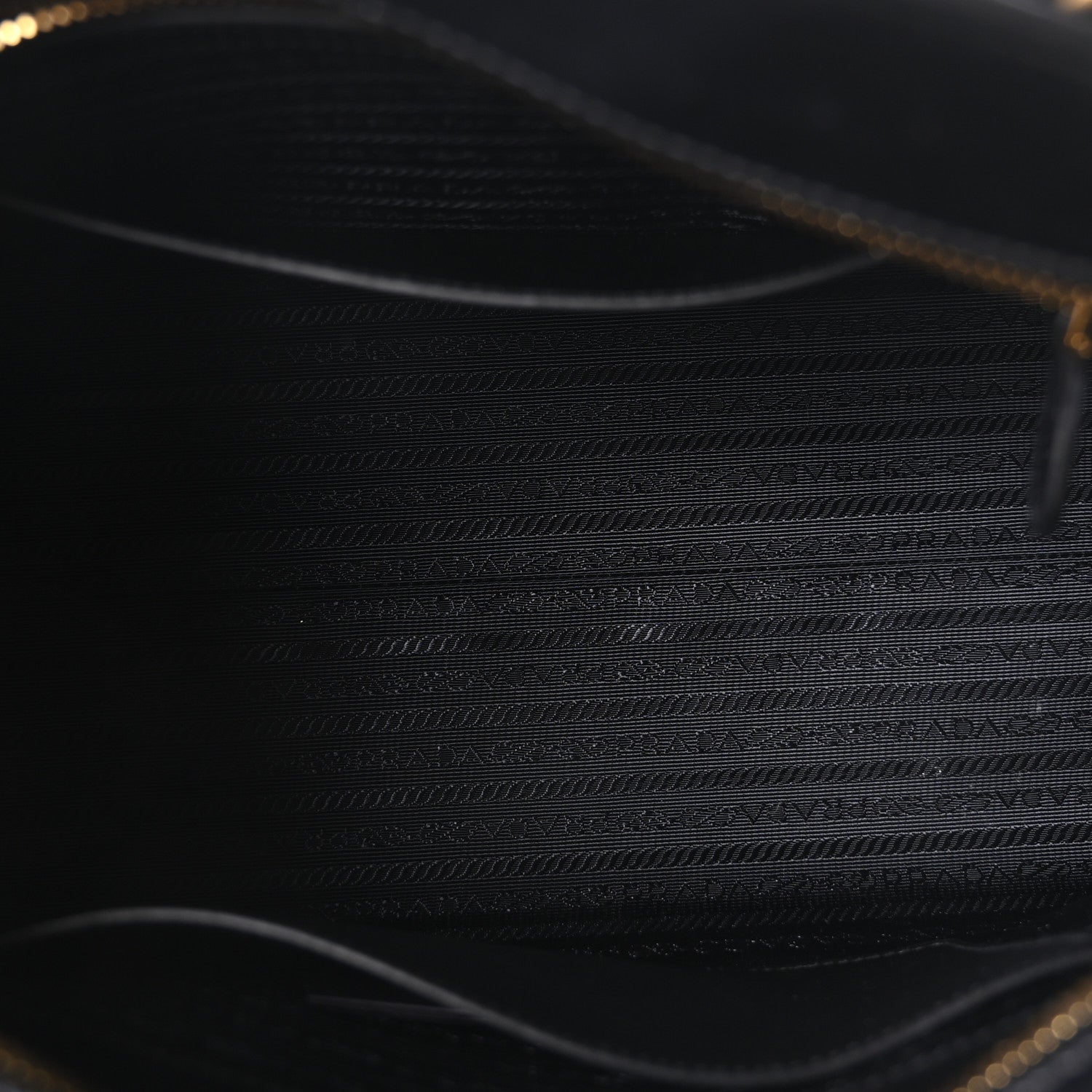 Saffiano City Calfskin Medium Esplanade Tote Mercurio Black