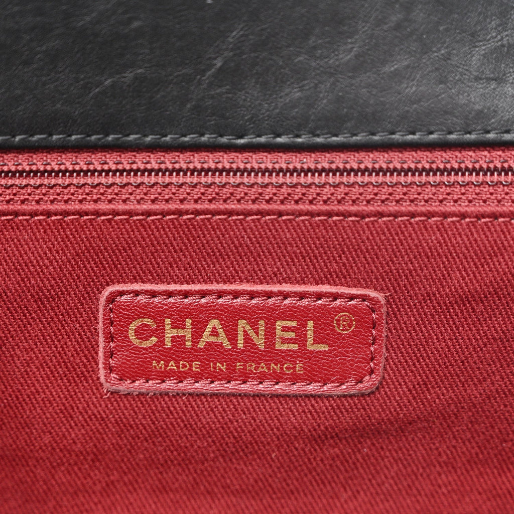 Aged Calfskin Quilted Large Pondichery Flap Black
