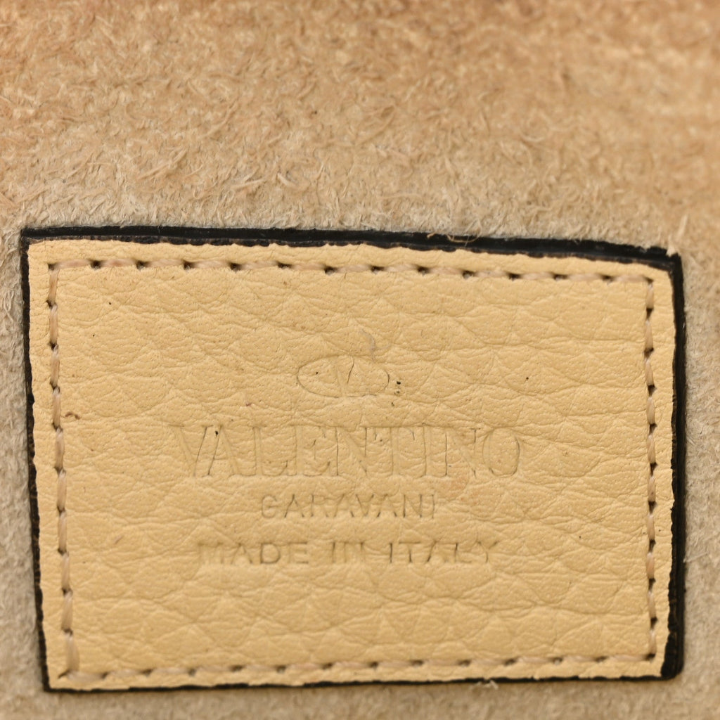 Vitello Rockstud Envelope Wallet on Chain Ivory