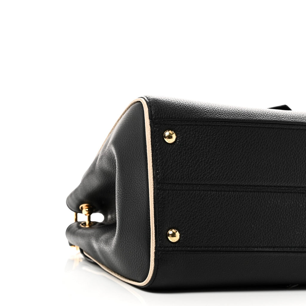 Grained Calfskin Monogram Double V Black