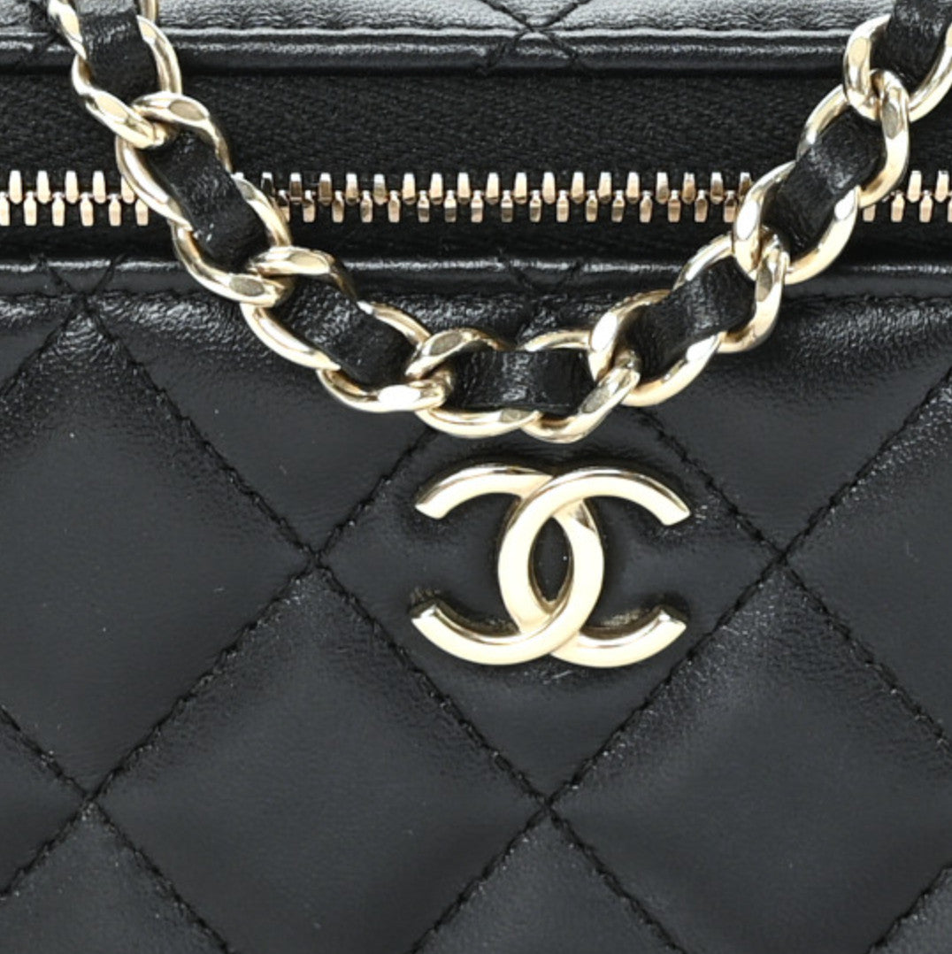 Lambskin Quilted Small Top Handle Vanity Case With Chain Black