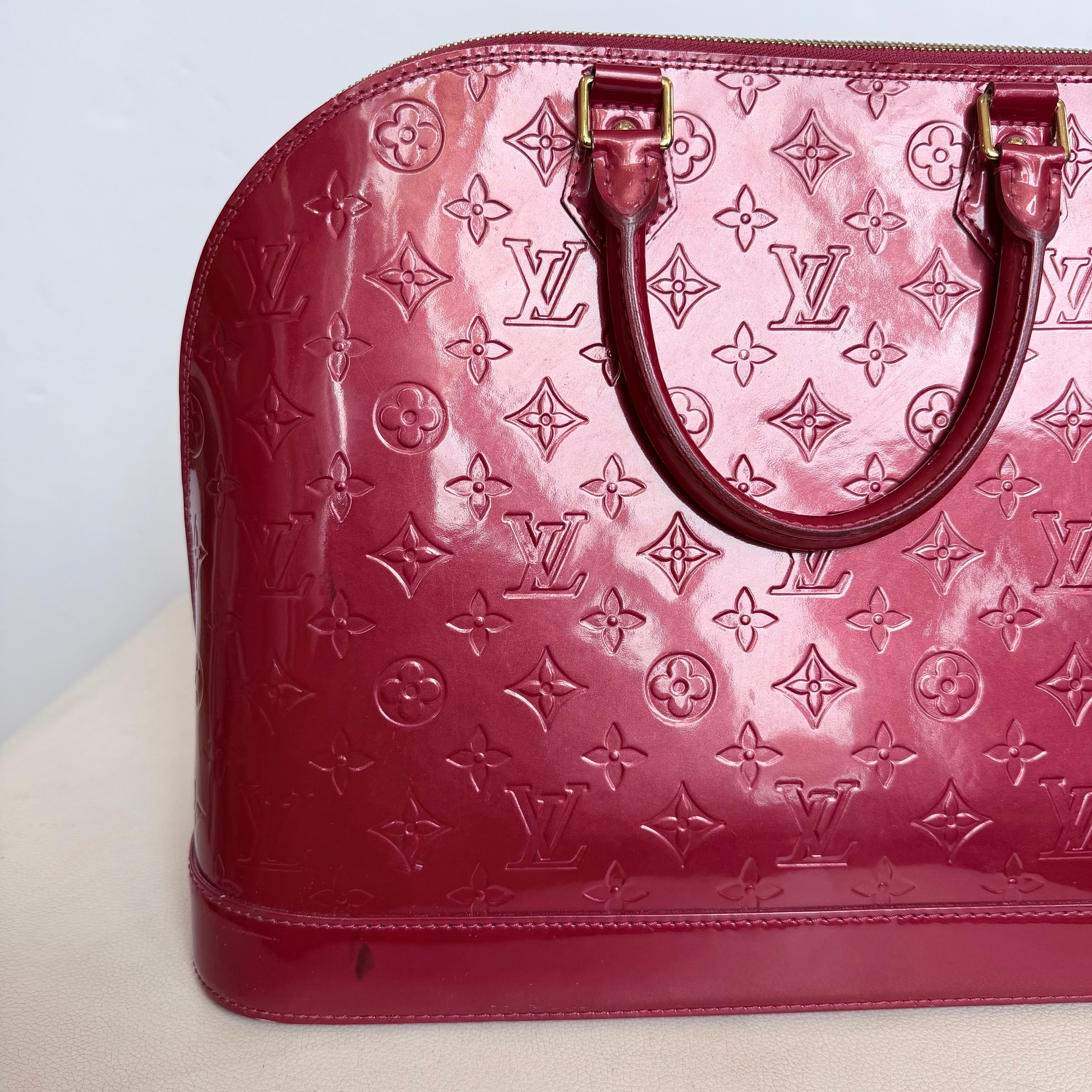 LOUIS VUITTON Vernis Alma MM Pomme D'Amour