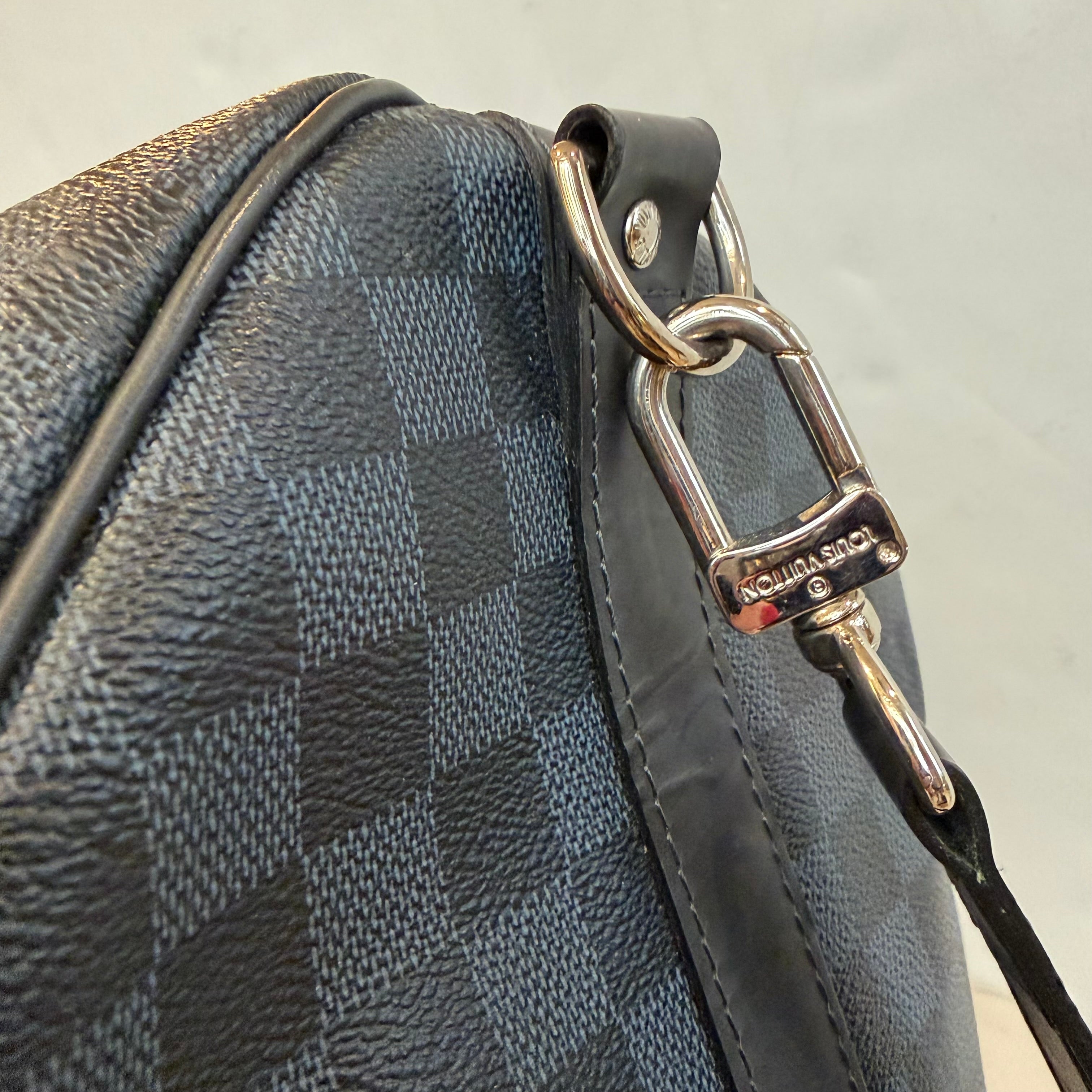 LOUIS VUITTON Keepall Bandoulière 55 Damier Graphite Canvas