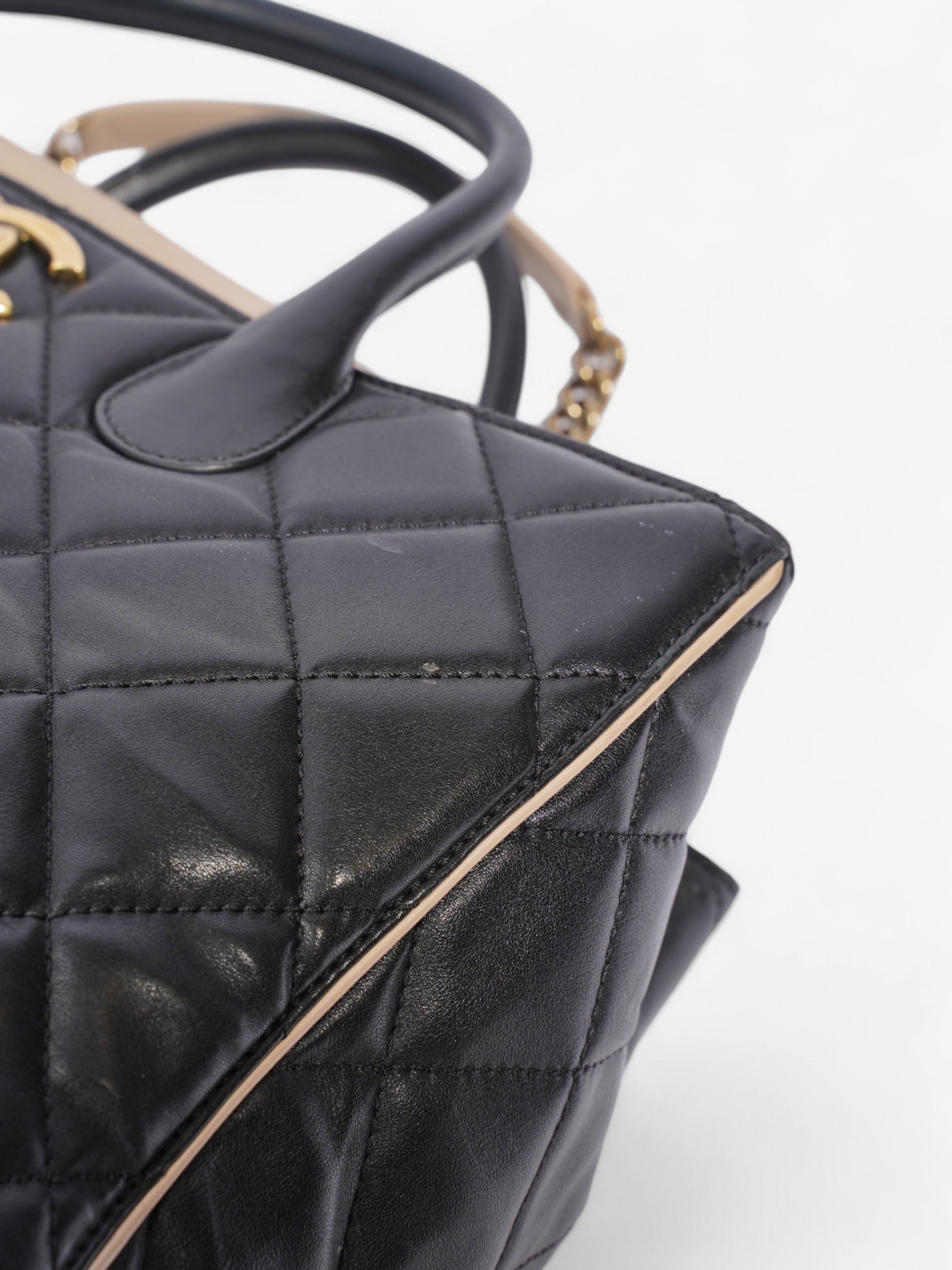 Chanel Portobello Tote Black / Beige Lambskin Leather Small