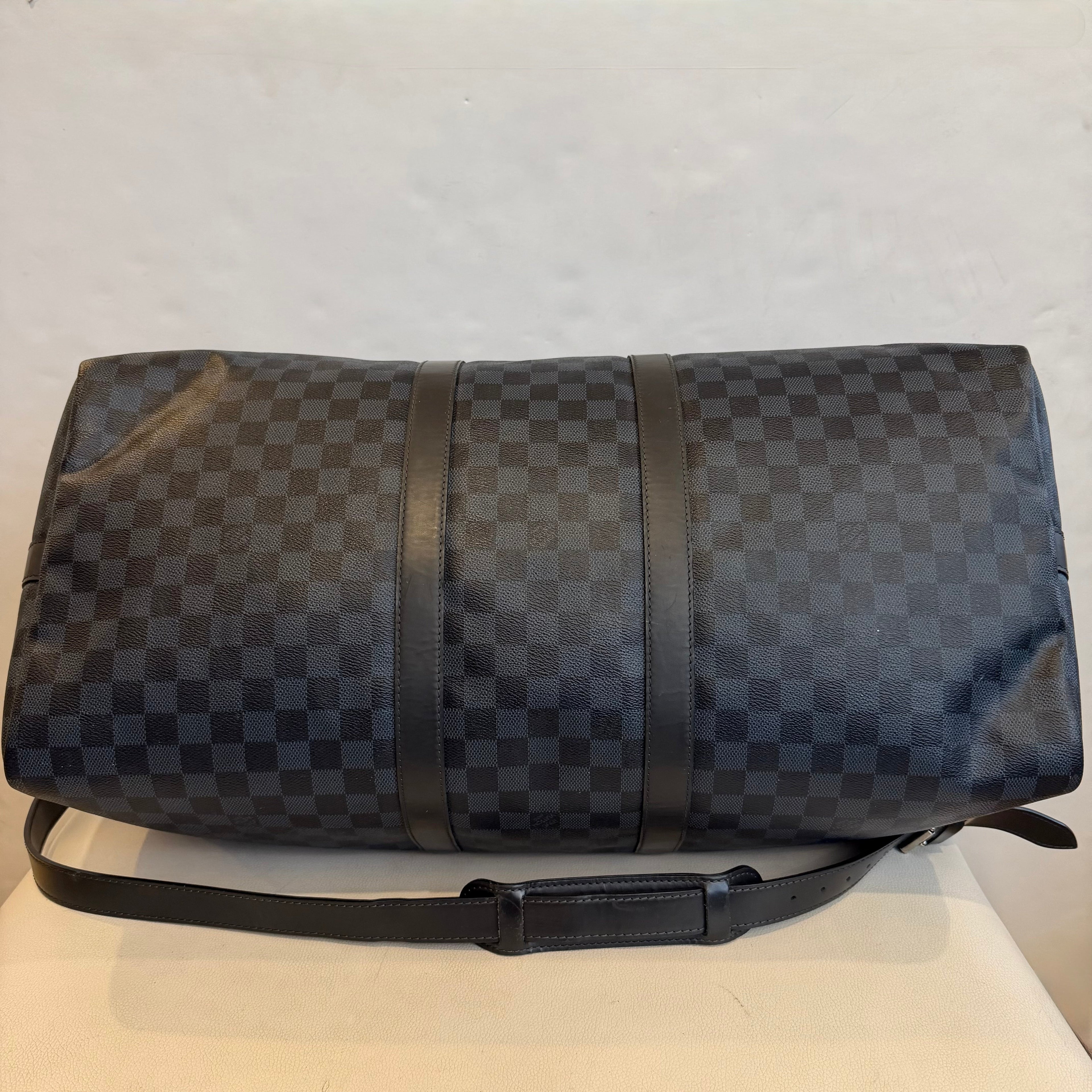 LOUIS VUITTON Keepall Bandoulière 55 Damier Graphite Canvas