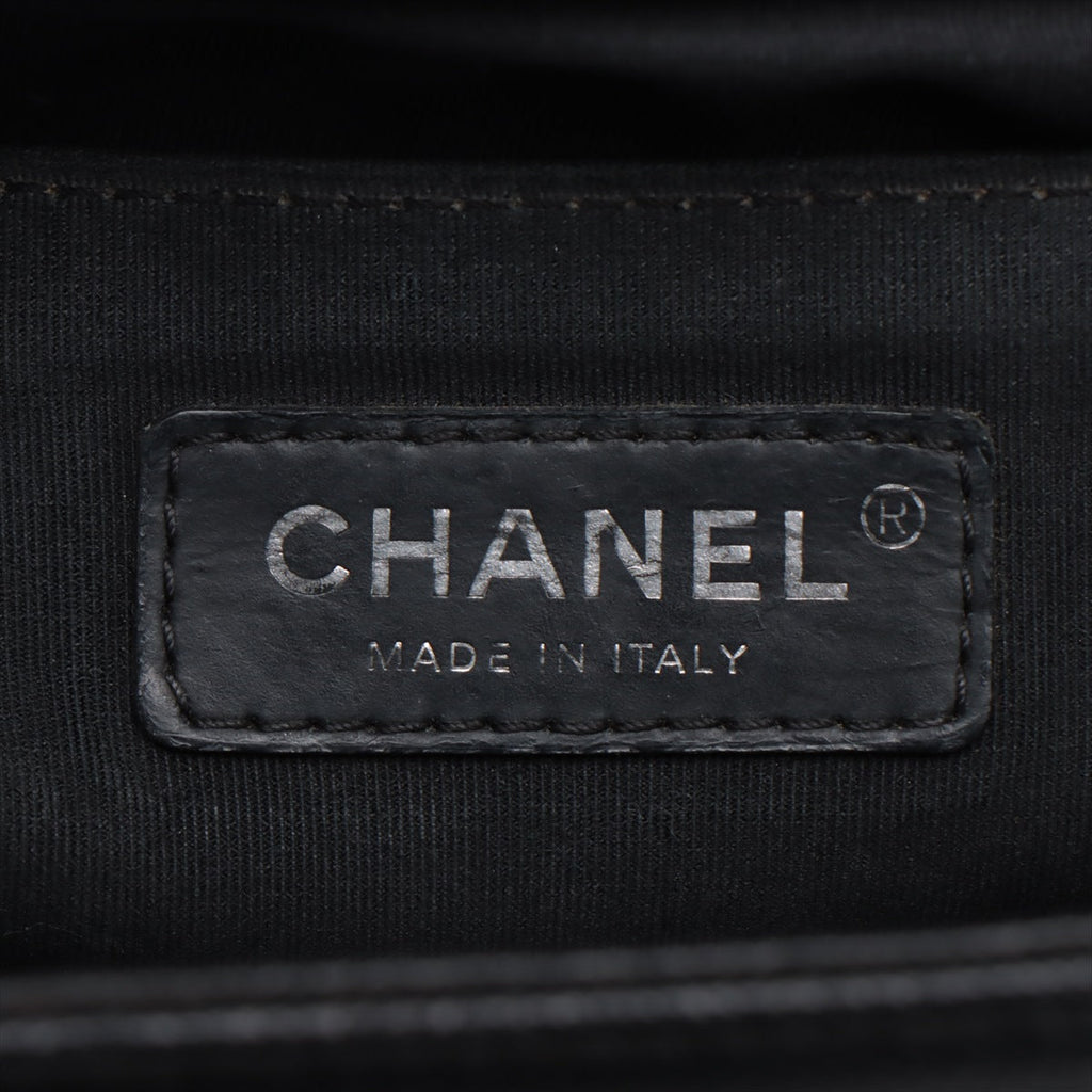 Chanel Old Medium Boy Chevron Caviar Black - 25 series