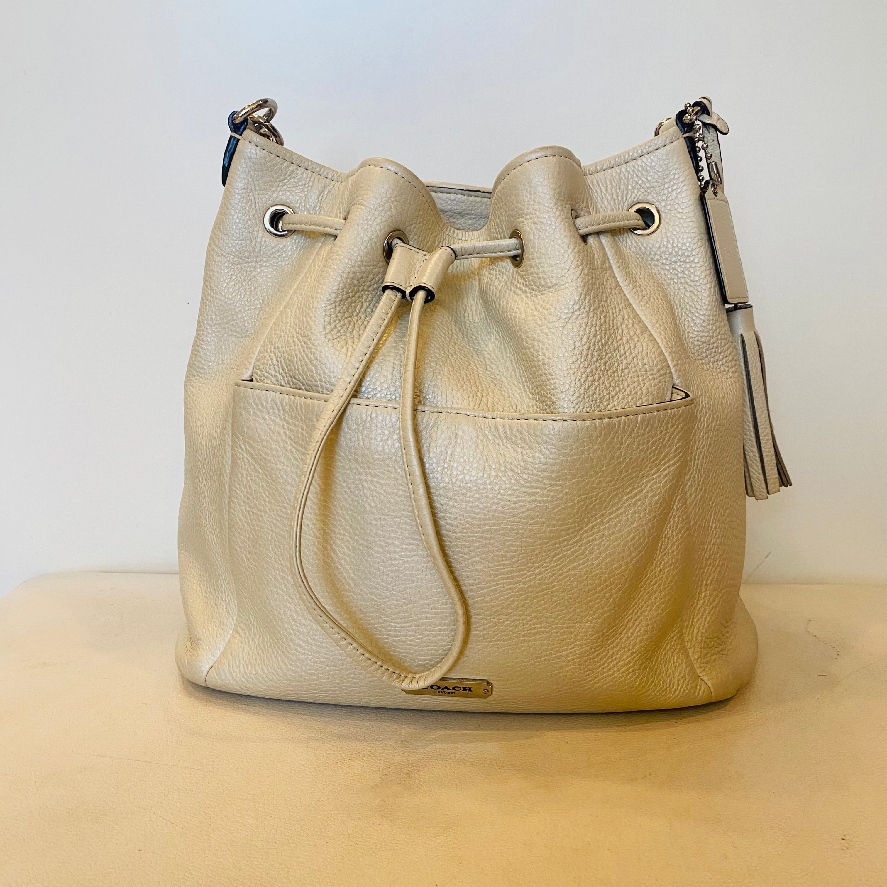 COACH Avery Leather Shoulder Bag Pearl/Ivory #F27003