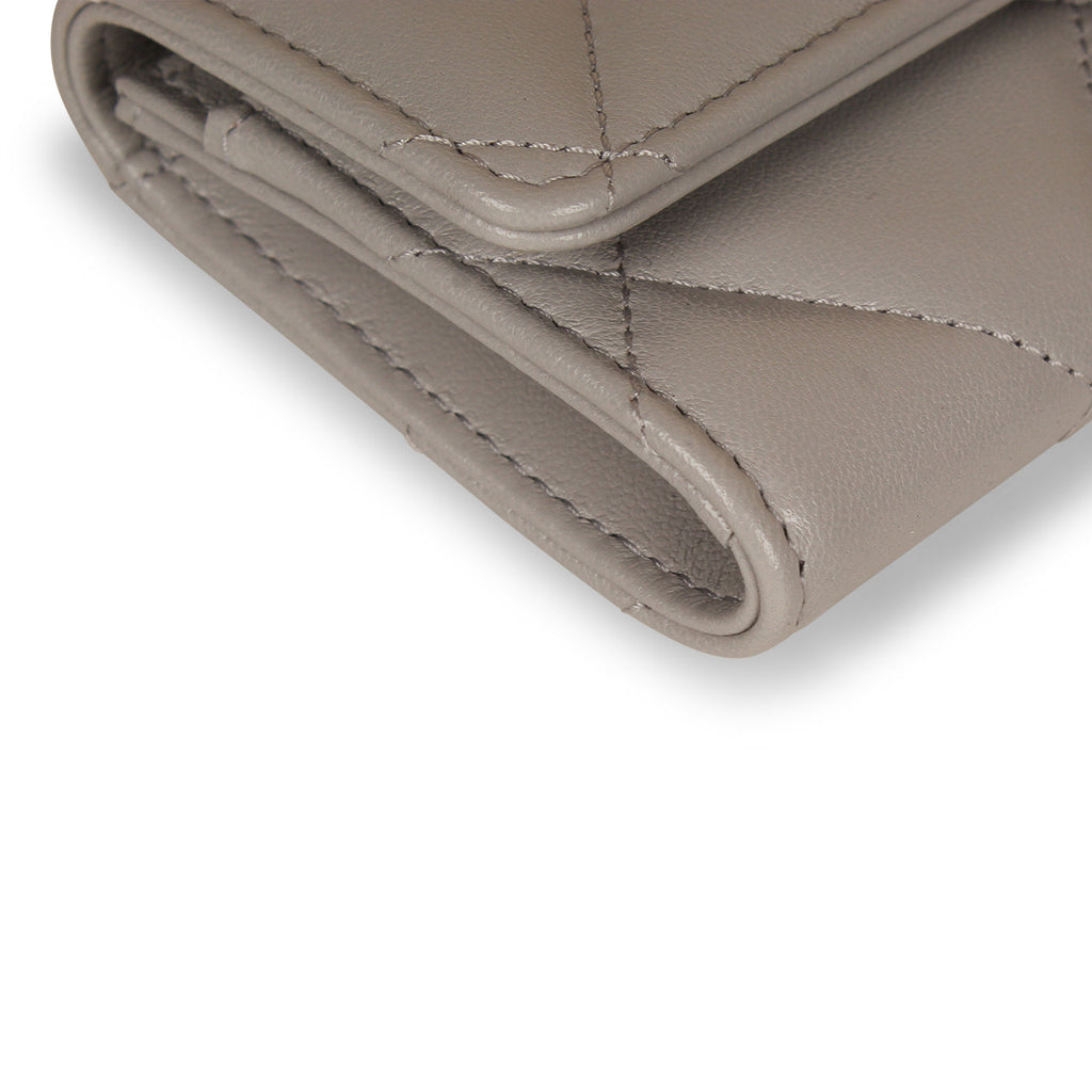 Chanel Chanel 19 Flap Cardholder
