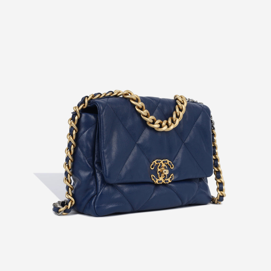Chanel Chanel 19 - Small