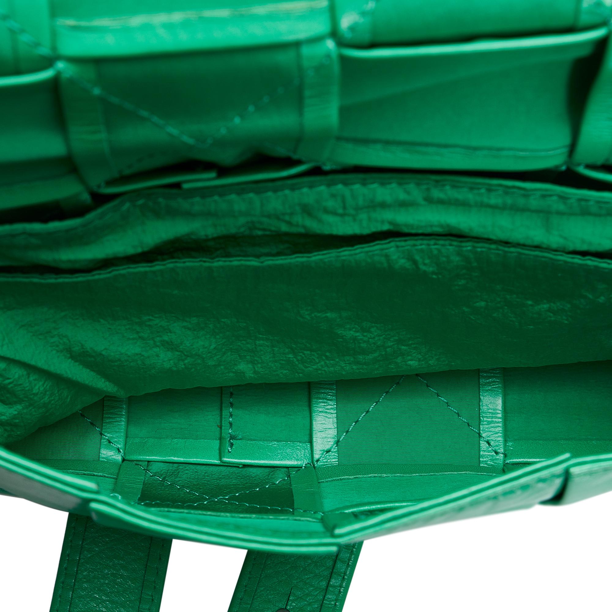 Bottega Veneta Calfskin Intrecciato Cassette Belt Bag