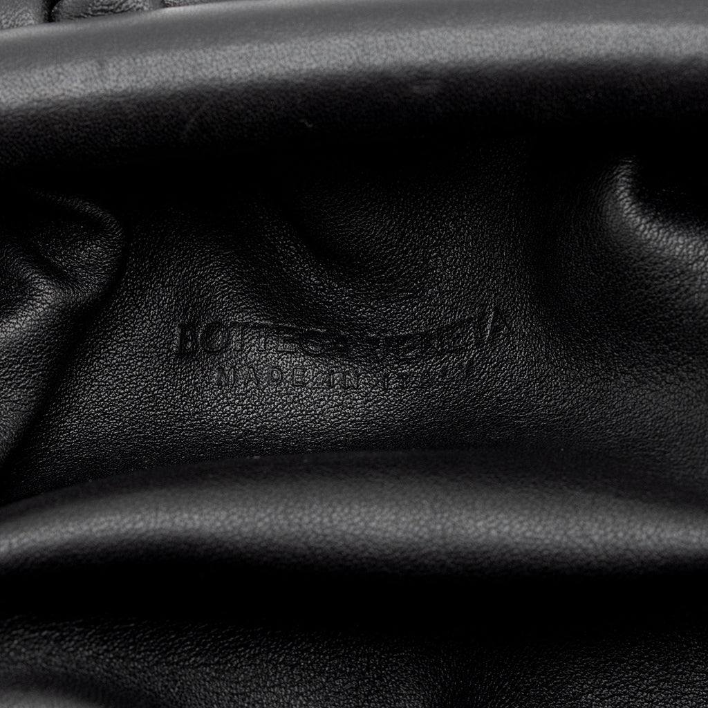 Bottega Veneta Calfskin Mini Pouch (SHF-B5fYeM)