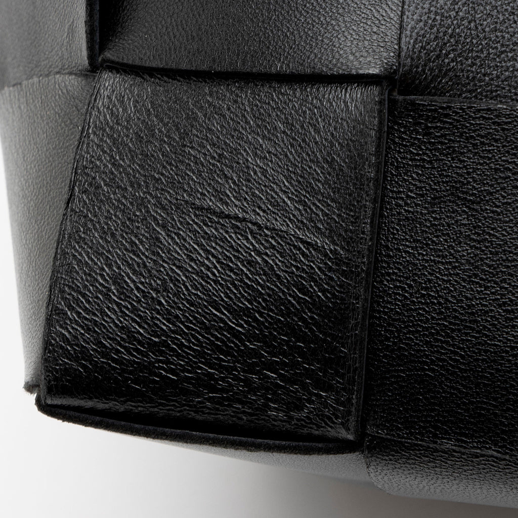 Bottega Veneta Intrecciato Leather Cassette Small Bucket Bag