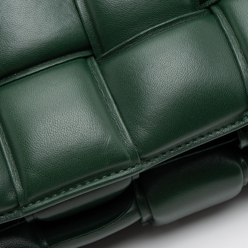 Bottega Veneta Lambskin Cassette Chain Maxi Shoulder Bag (SHF-FiotNd)