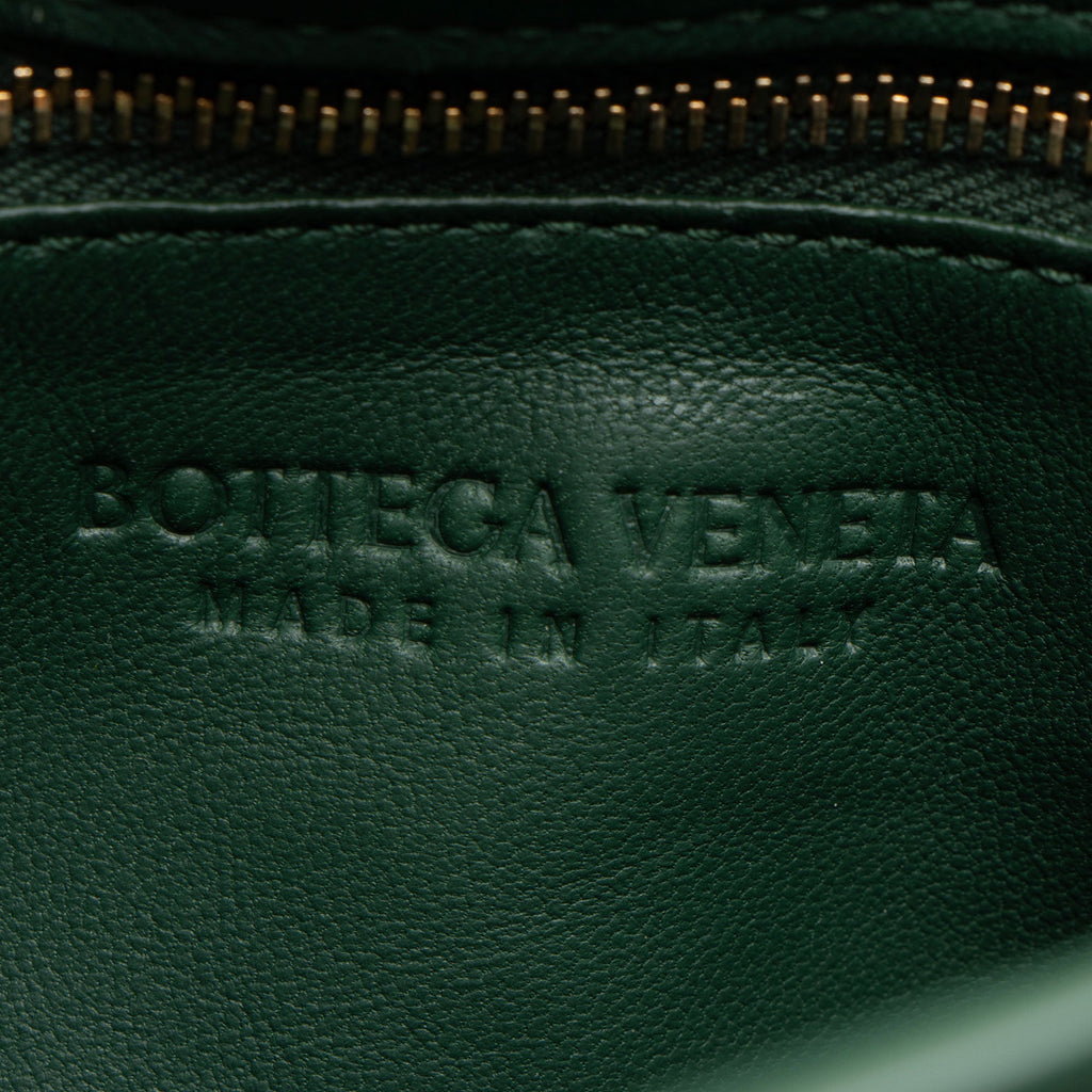 Bottega Veneta Lambskin Cassette Chain Maxi Shoulder Bag (SHF-FiotNd)