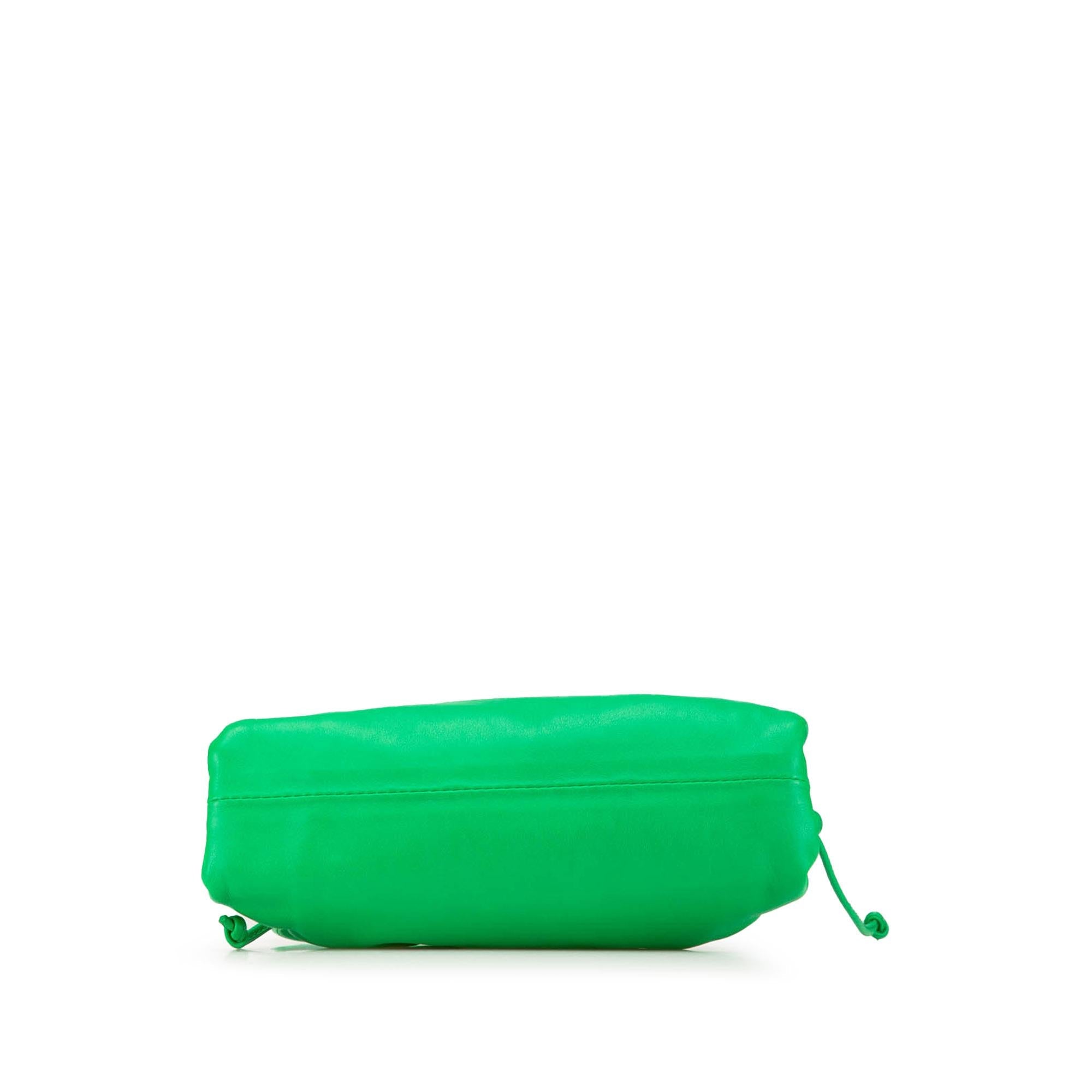 Bottega Veneta Lambskin The Mini Pouch (SHG-QJXfuU)