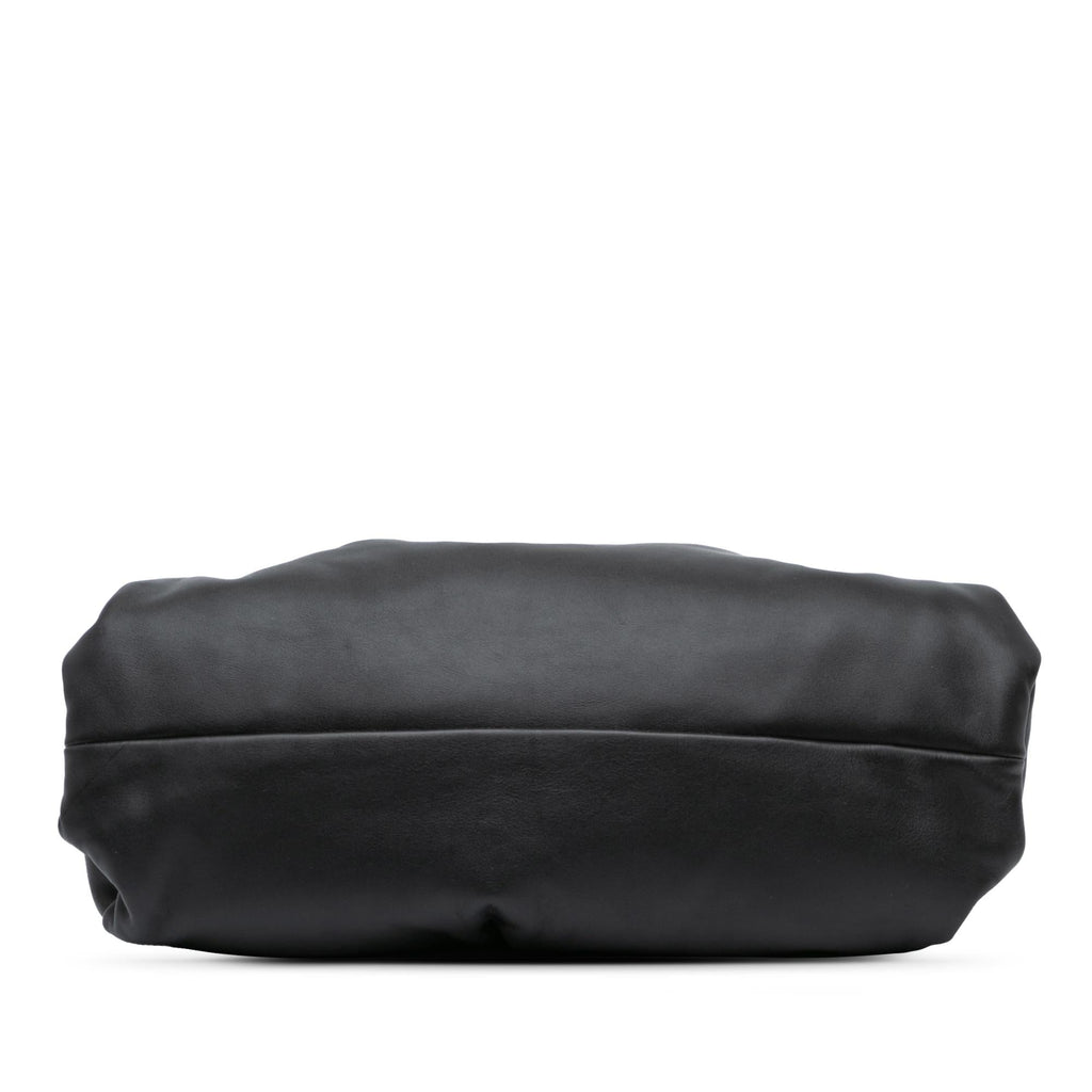 Bottega Veneta Lambskin The Shoulder Pouch (SHG-J0ldgd)
