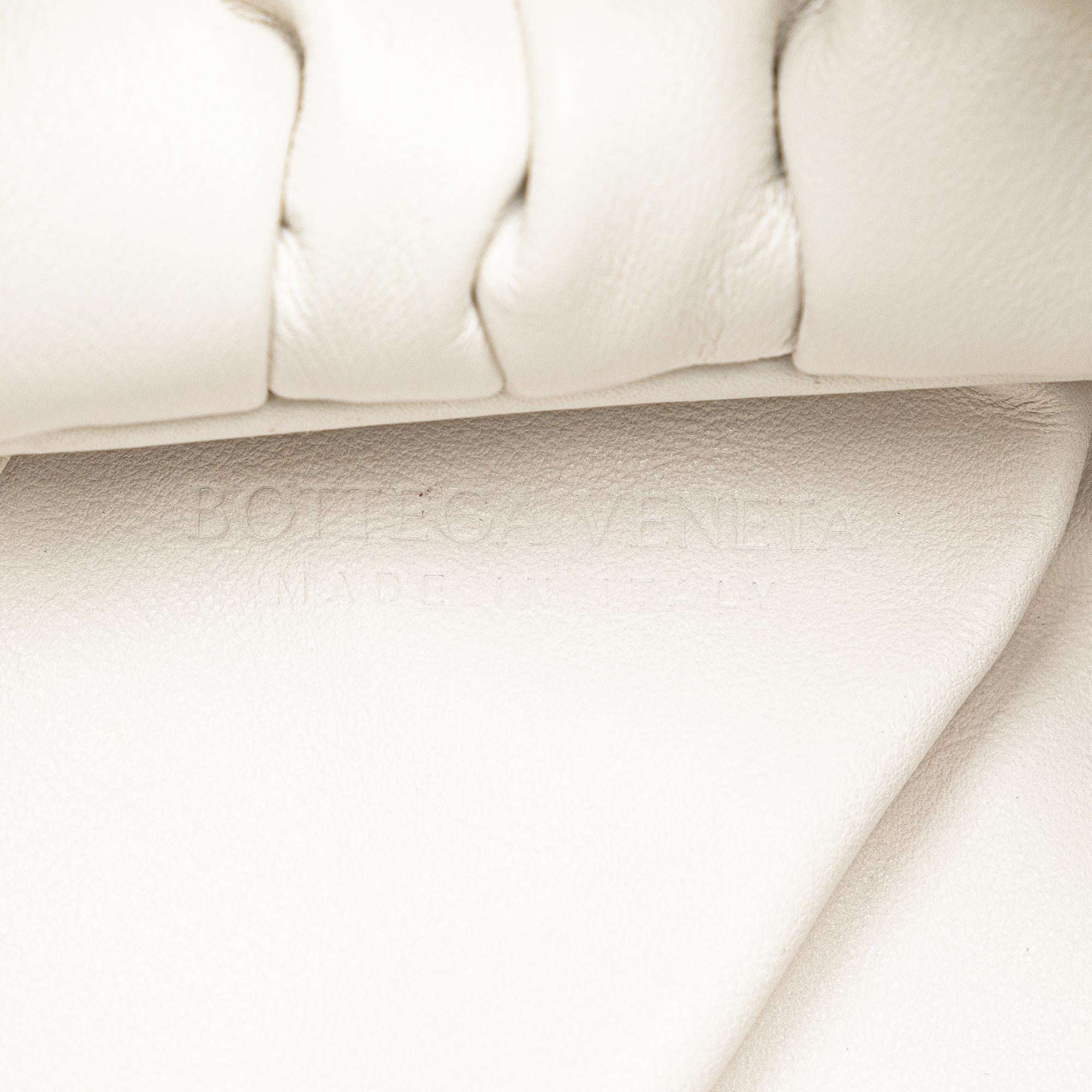 Bottega Veneta Lambskin The Shoulder Pouch (SHG-rYLPkX)