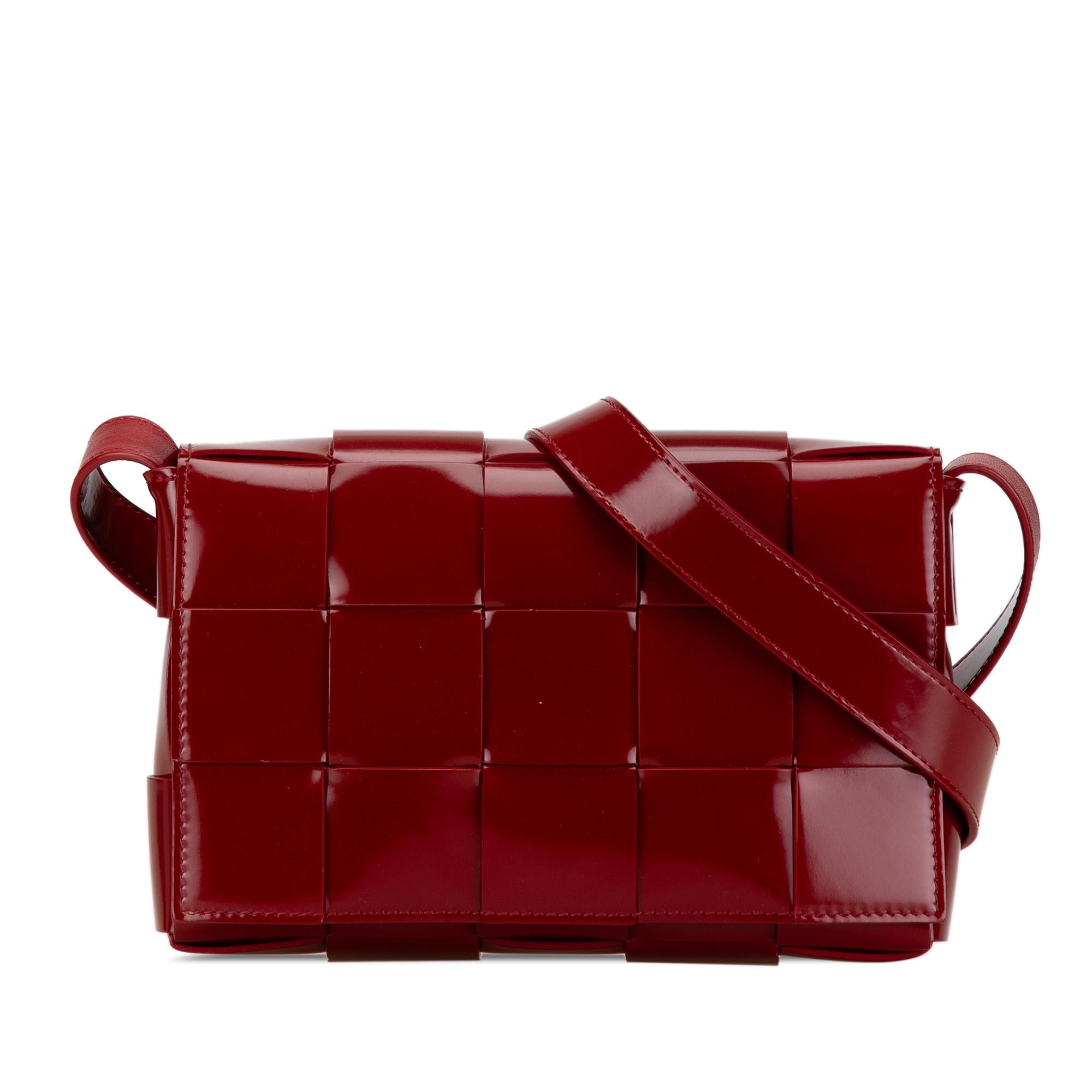Bottega Veneta Patent Intrecciato Cassette Crossbody (SHG-LgpVBt)