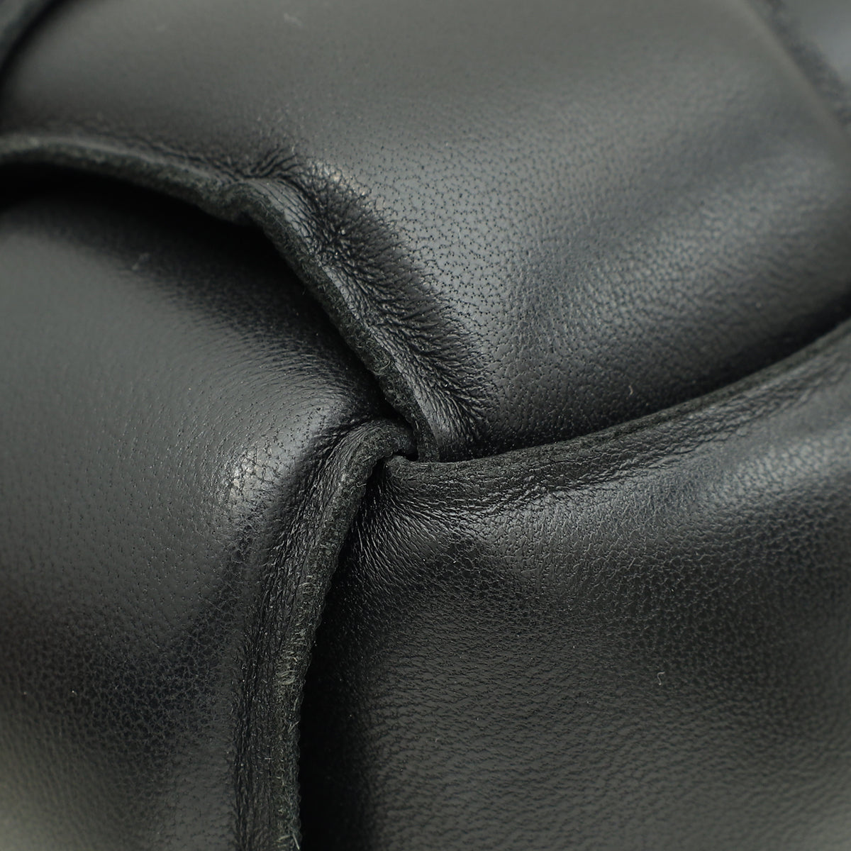 Bottega Veneta Black Maxi Intrecciato Padded Cassette Classic Bag