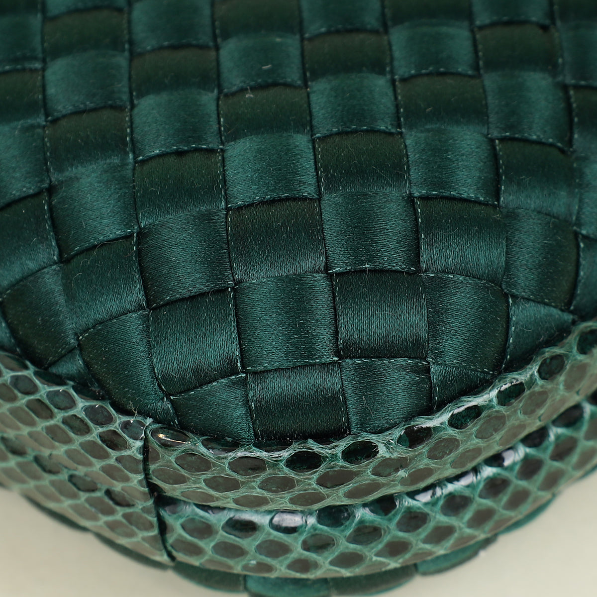 Bottega Veneta Emerald Green Intrecciato Satin Ayers Stretch Knot Clutch