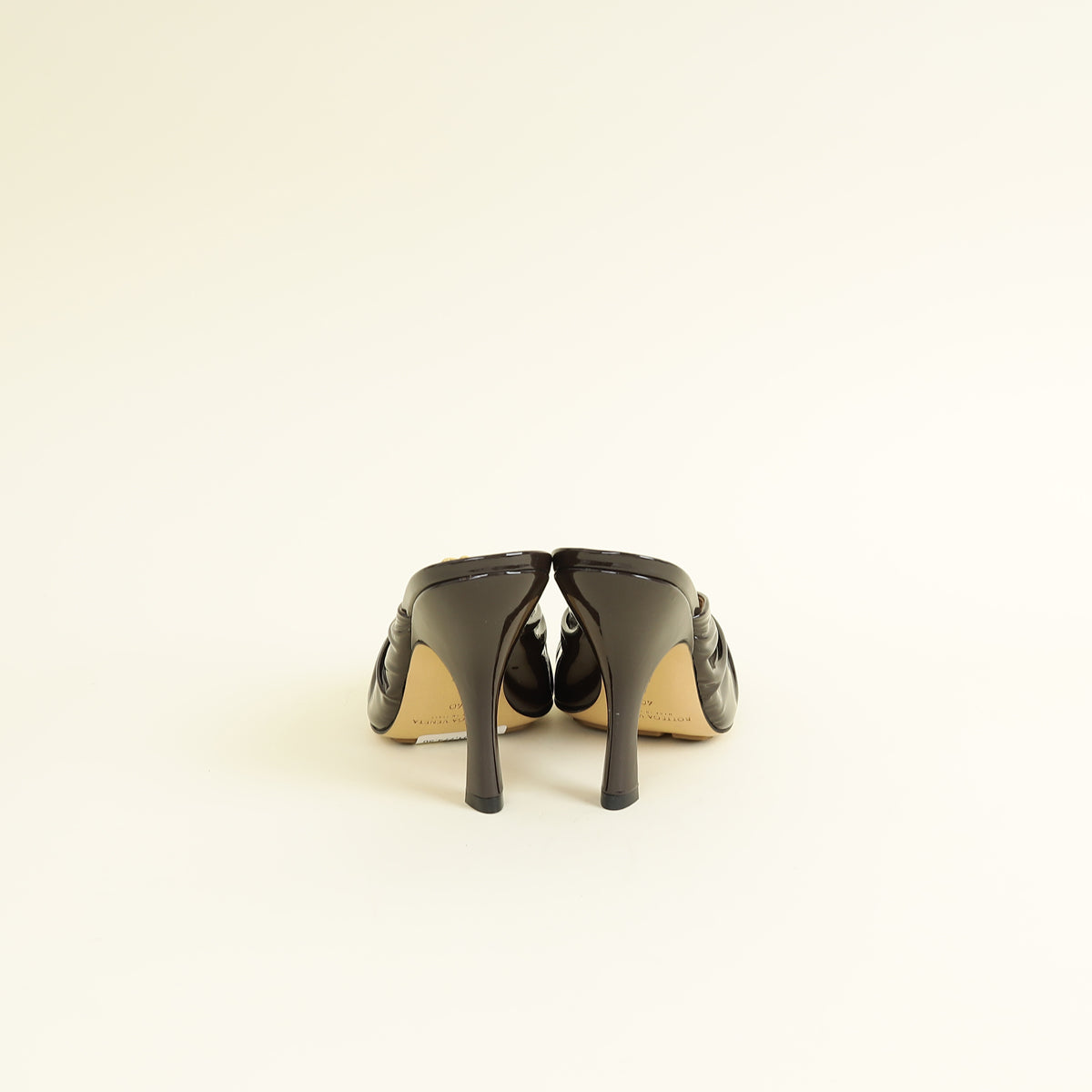 Bottega Veneta Fondant Bunnie Mule Pumps 40
