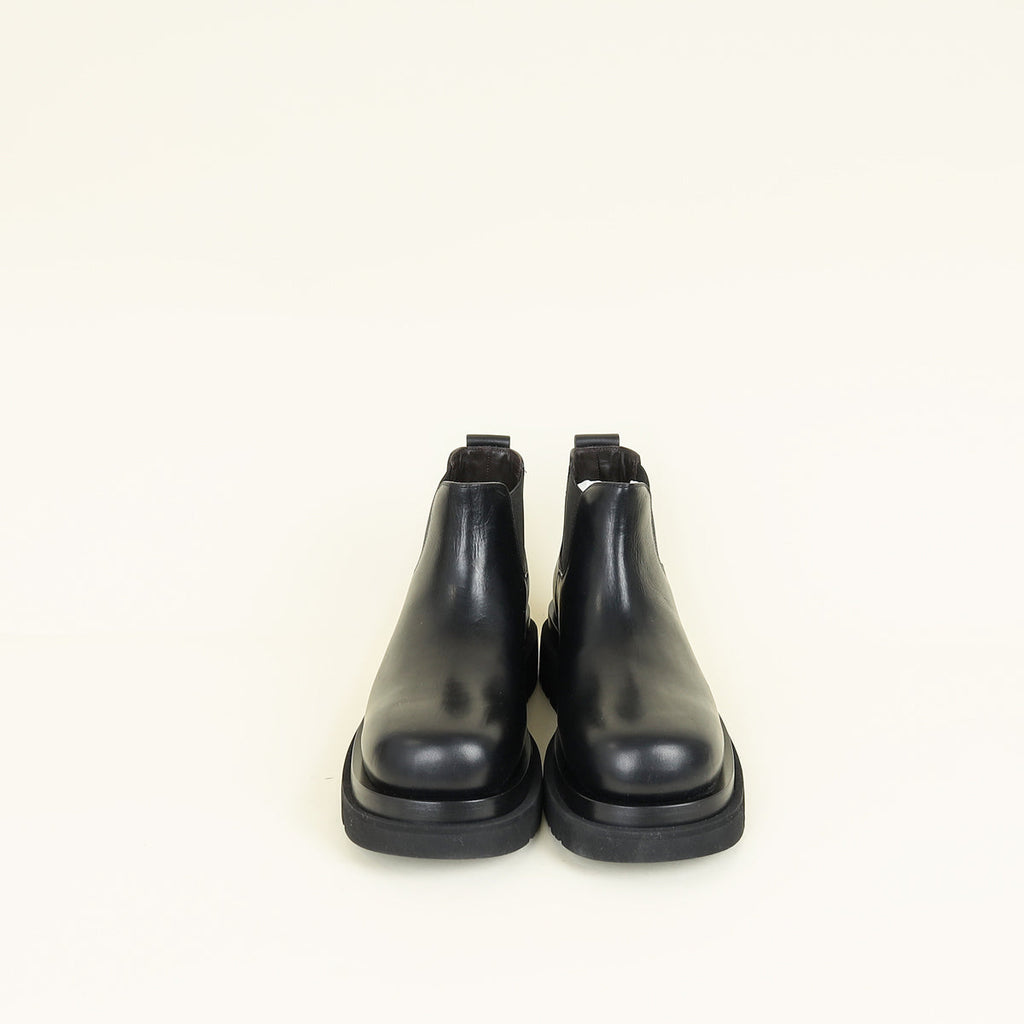 Bottega Veneta Black Lug Chelsea Ankle Boot 41